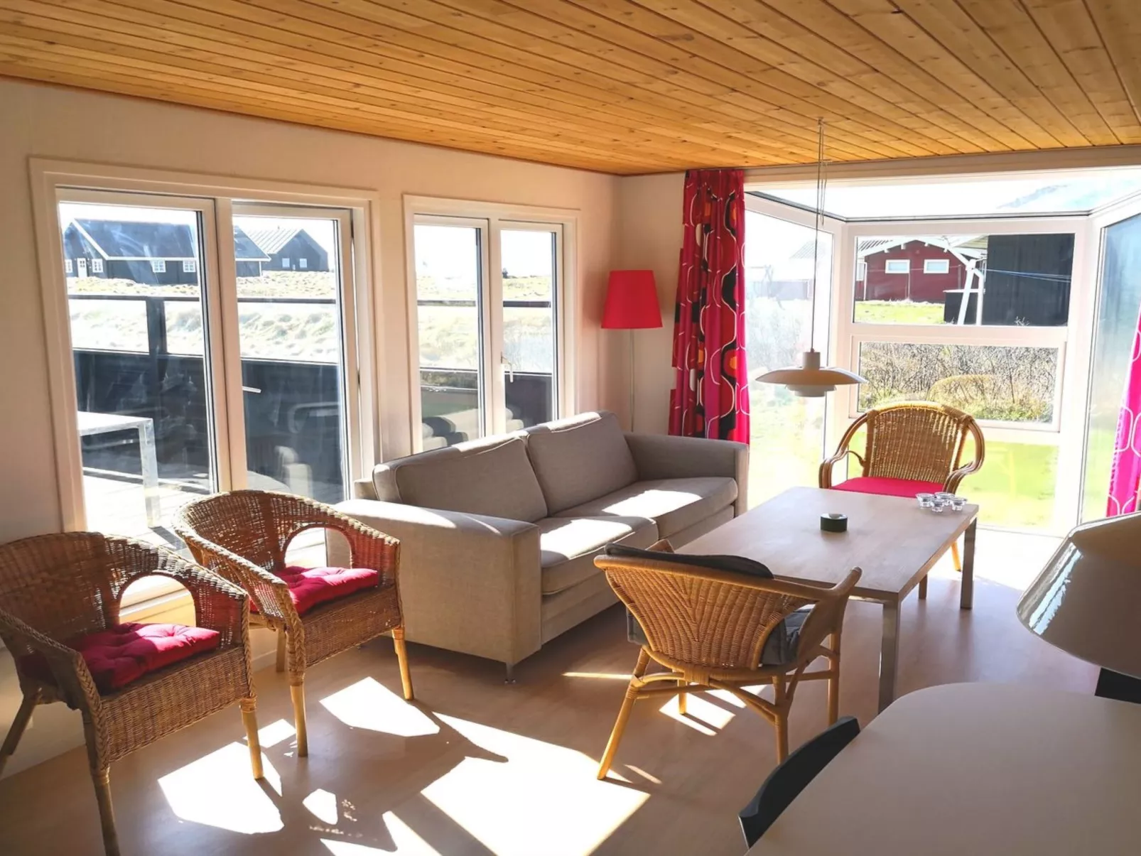 "Smilla" - 50m from the sea-Binnen