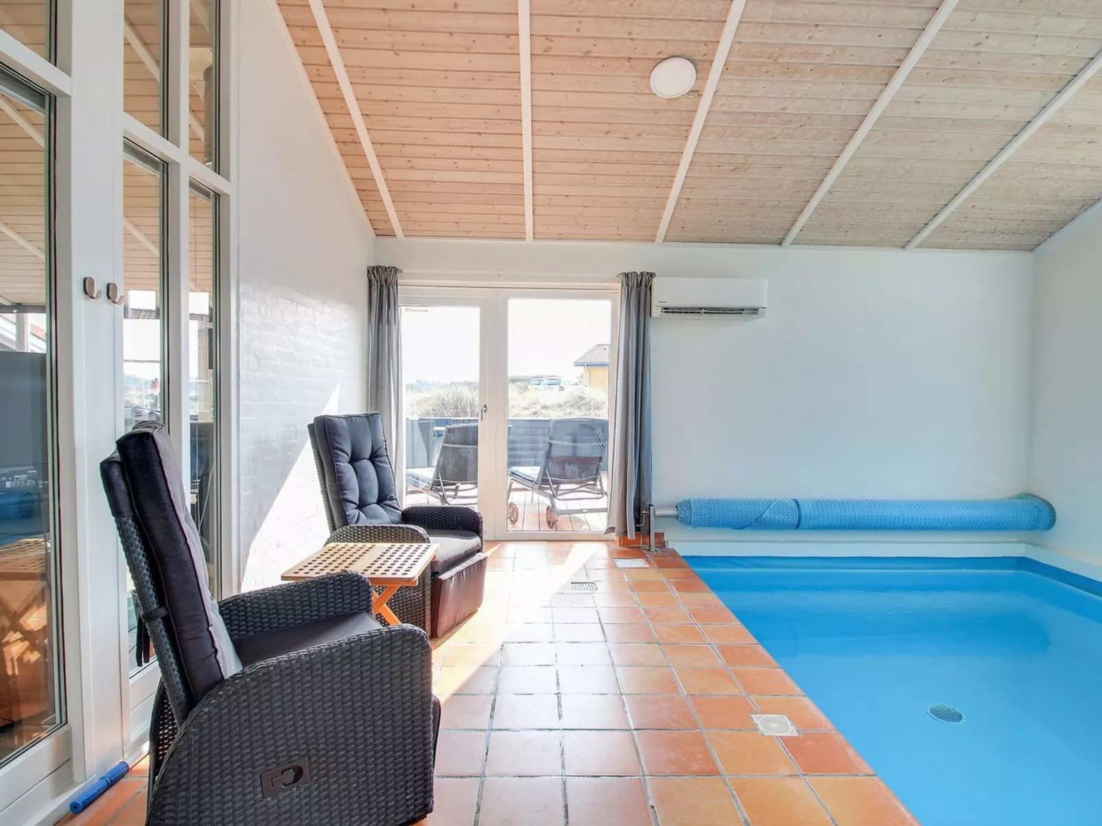 "Petkana" - 700m from the sea-Binnen