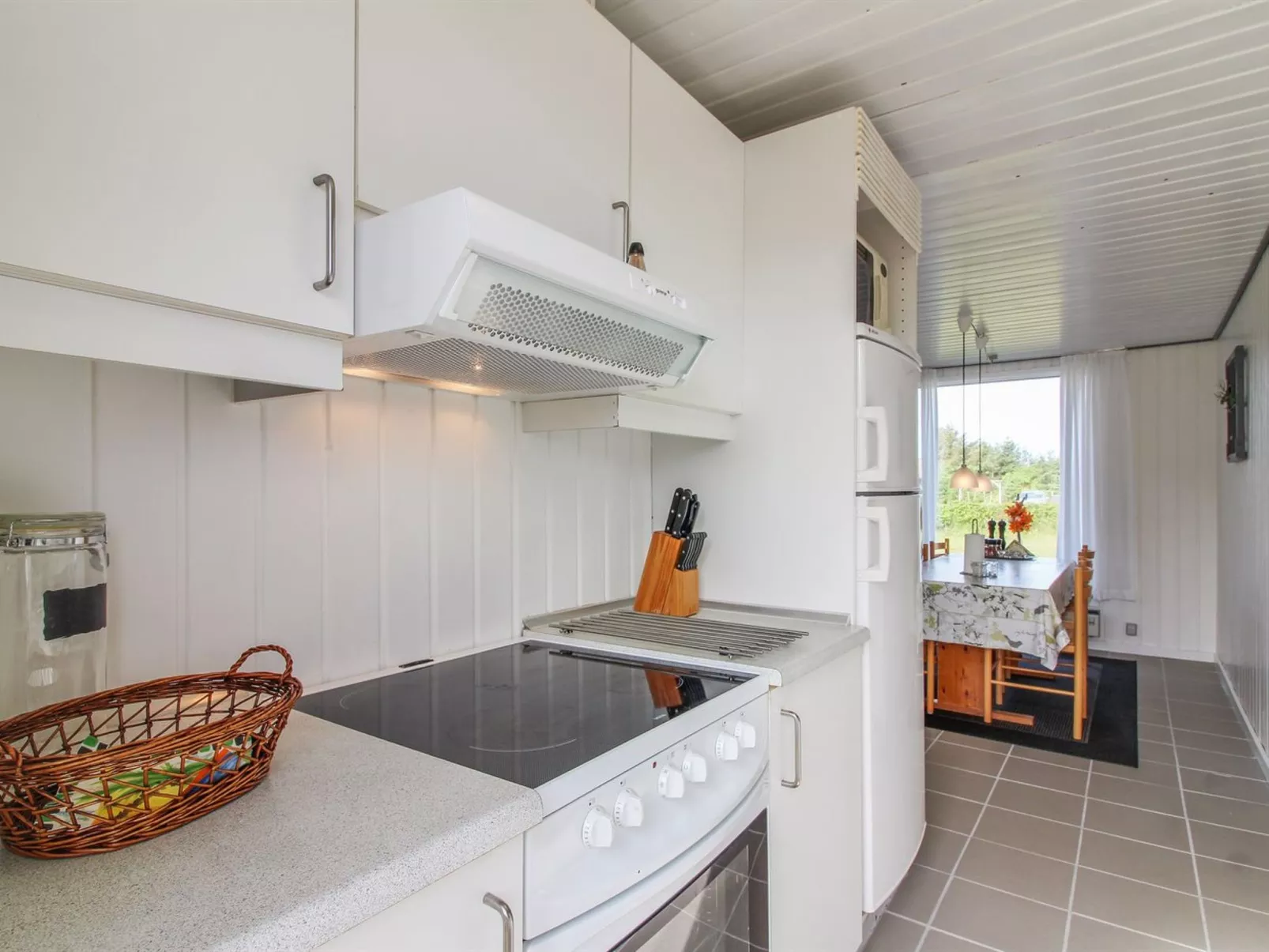 "Demus" - 900m from the sea-Binnen