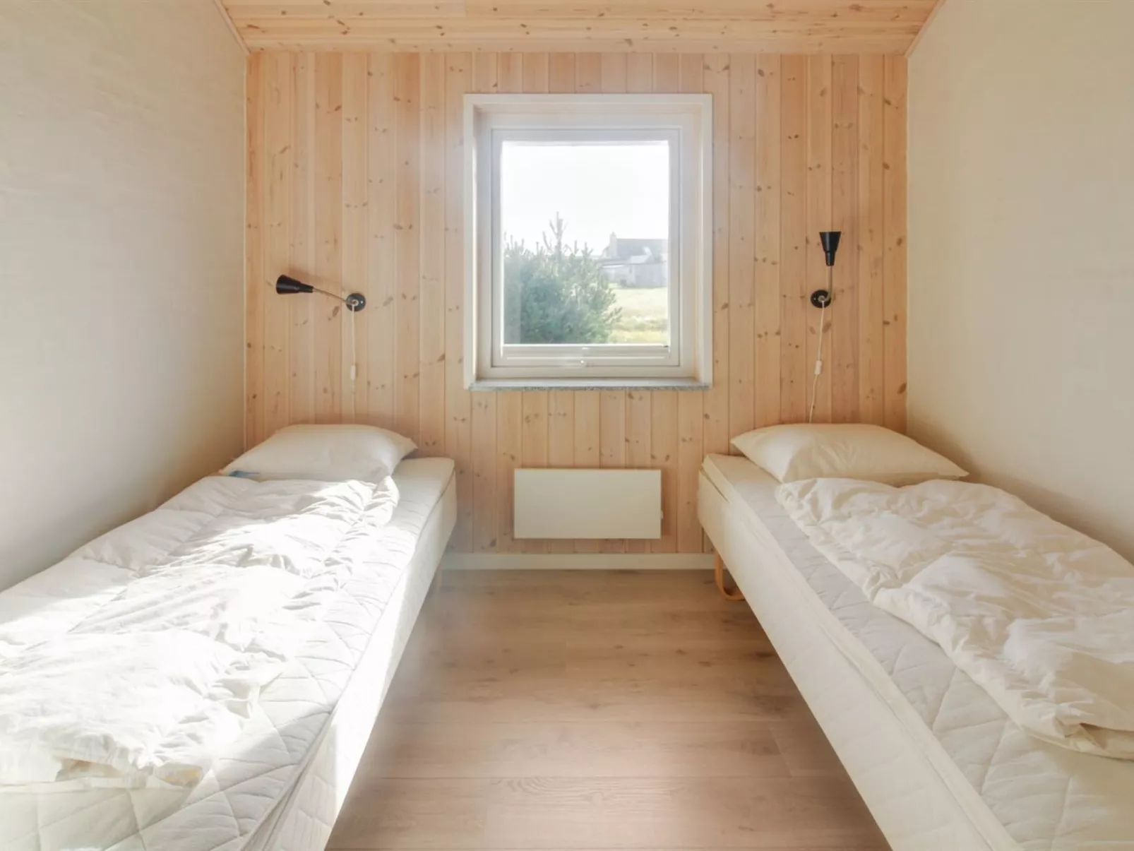 "Hornbogi" - 300m from the sea-Binnen