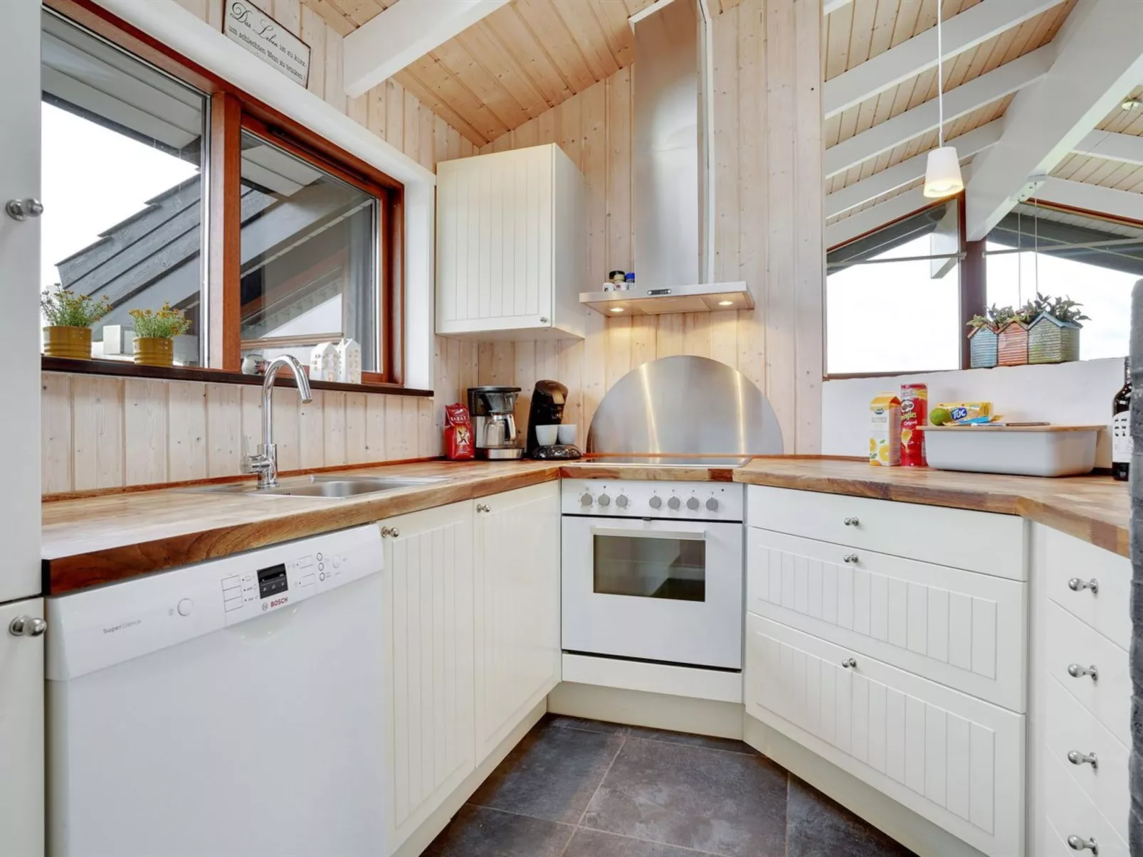"Anniken" - 300m from the sea-Binnen