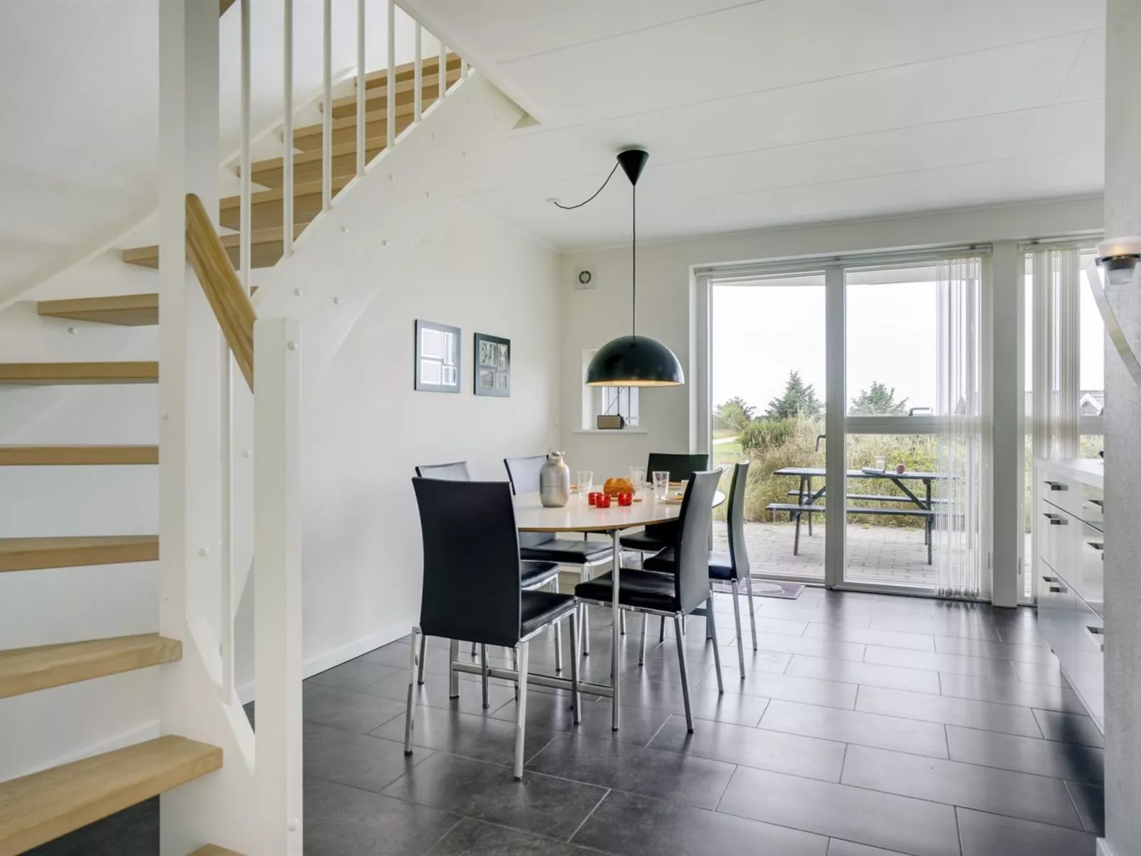 "Oliver" - 600m from the sea-Binnen