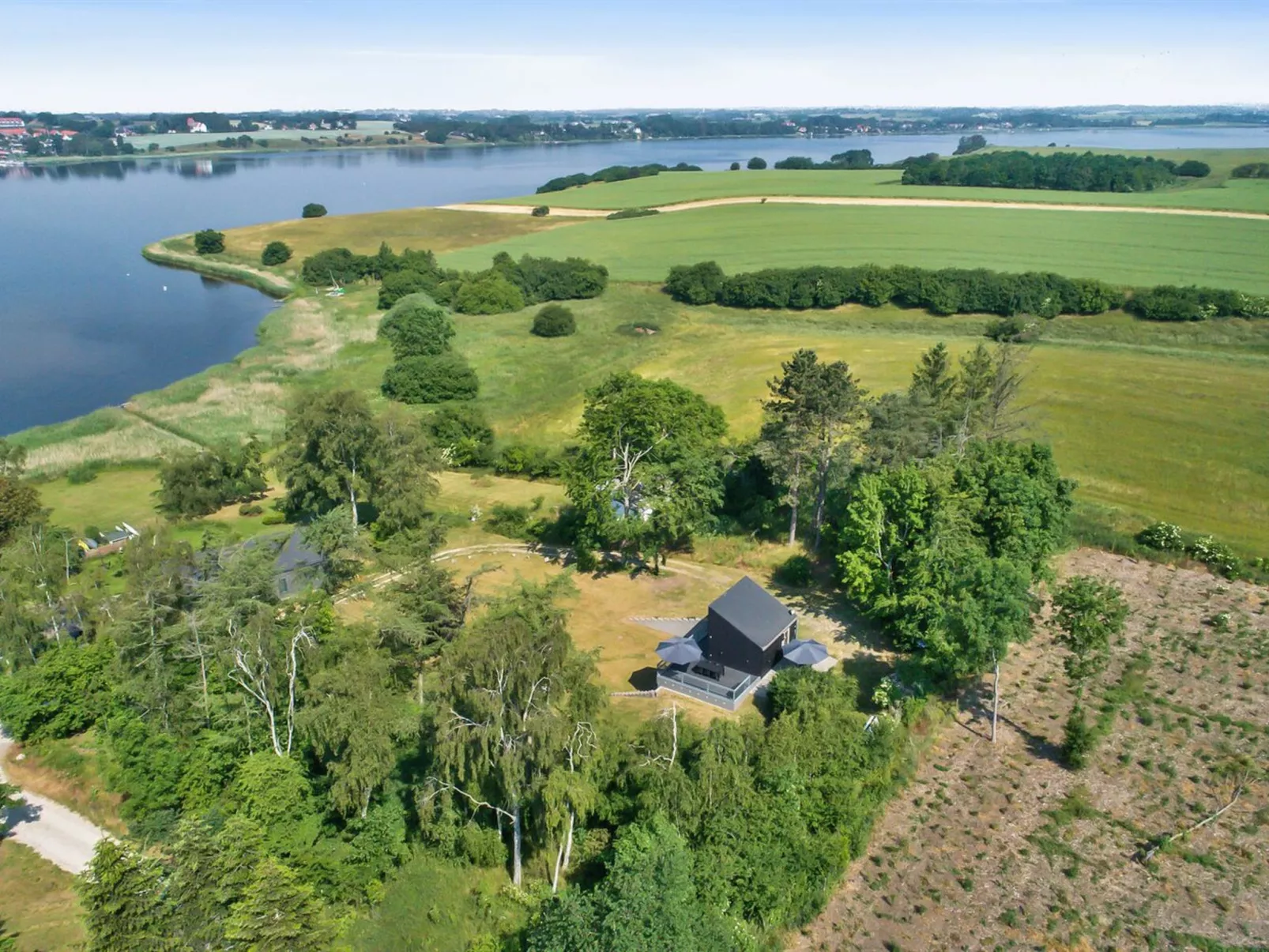 "Harka" - 100m to the inlet-Buiten