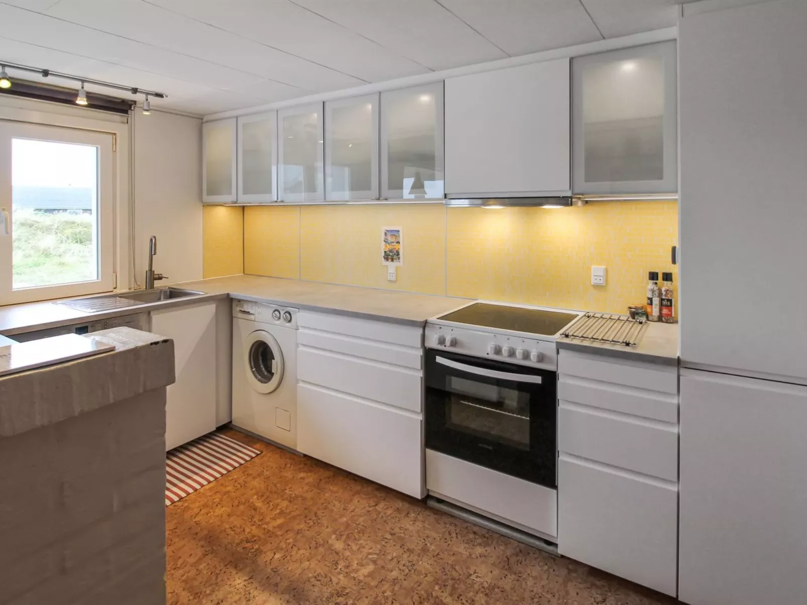"Avelin" - 800m from the sea-Binnen