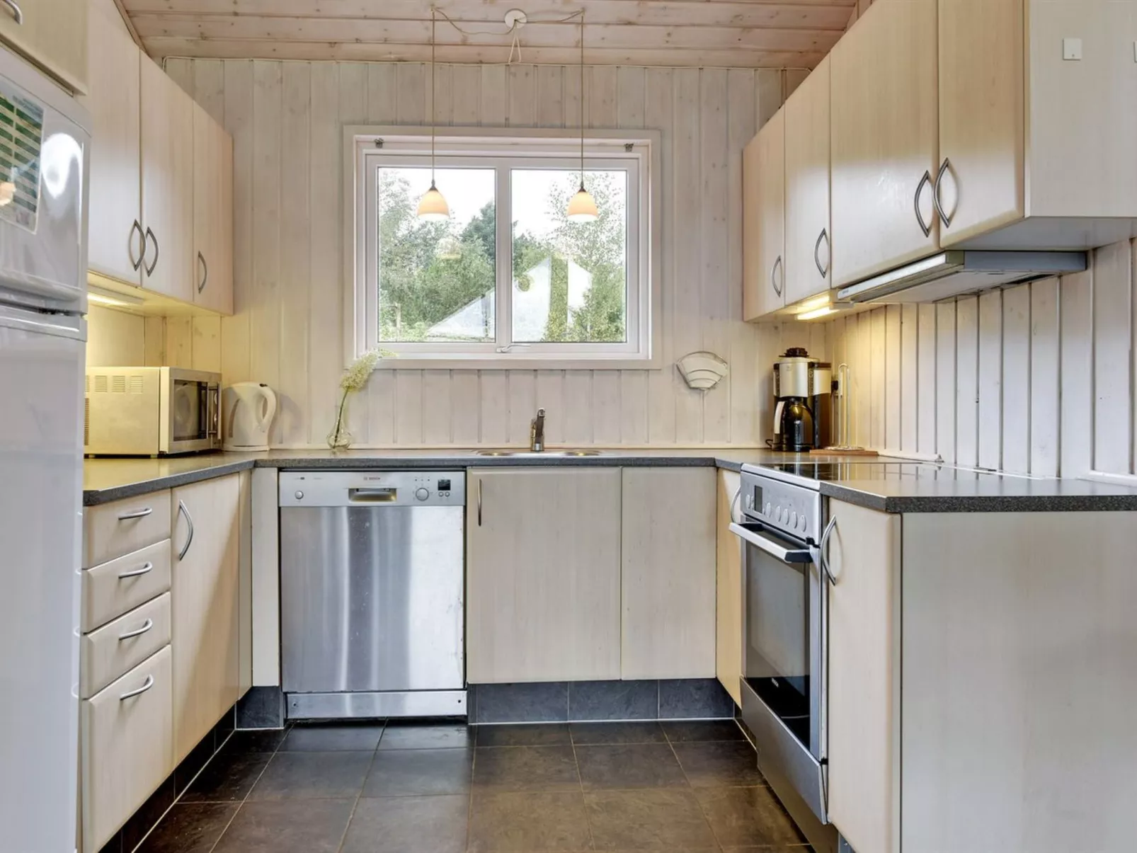 "Nayati" - 2km from the sea-Binnen