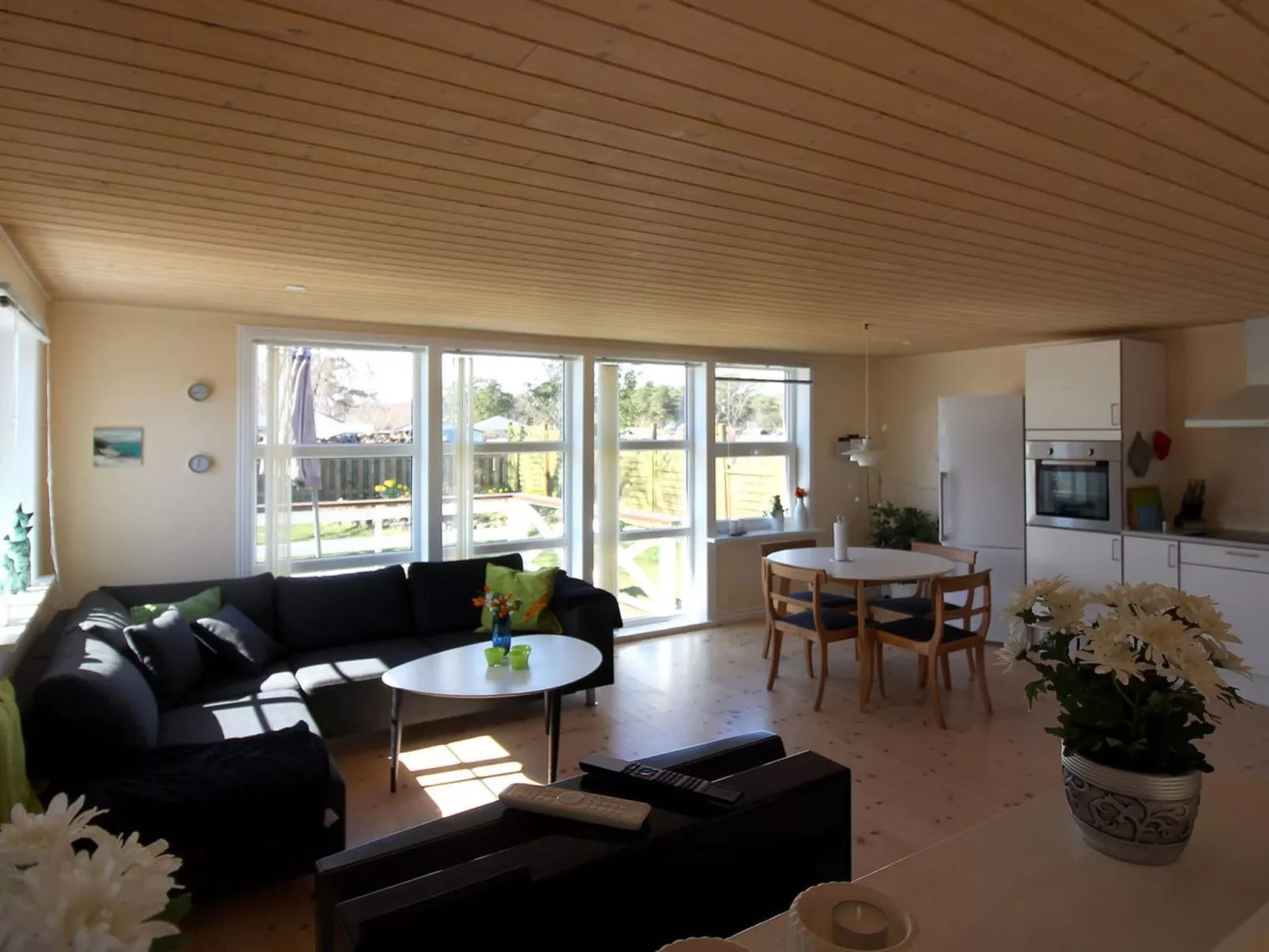 "Algeth" - 350m from the sea-Binnen