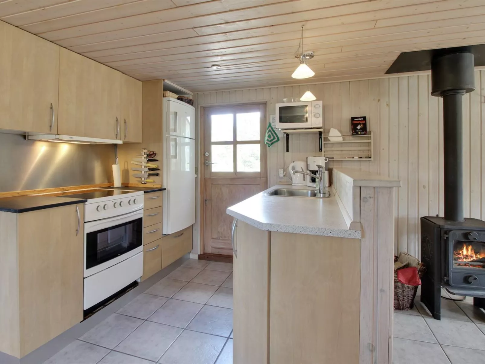 "Marja" - 1.3km from the sea-Binnen
