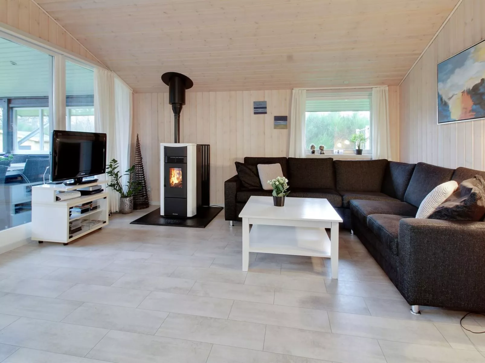 "Jutta" - 28km from the sea-Binnen