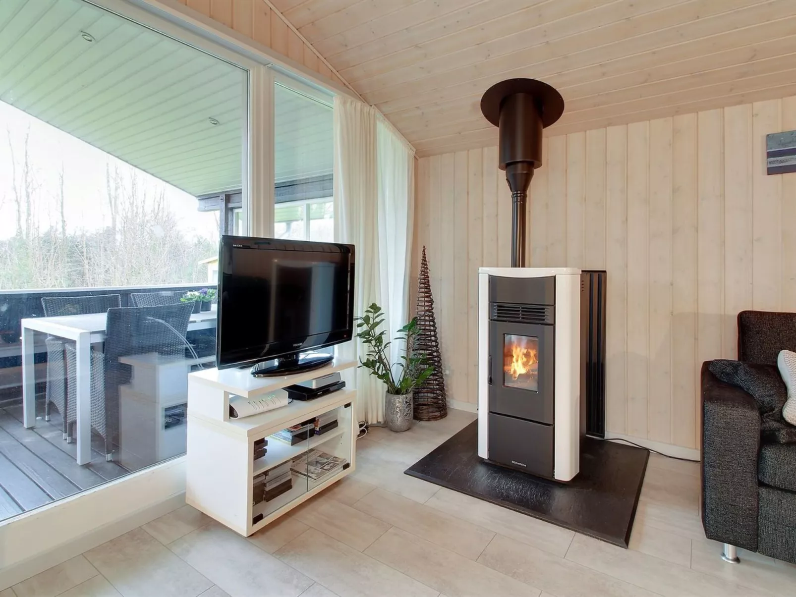 "Jutta" - 28km from the sea-Binnen