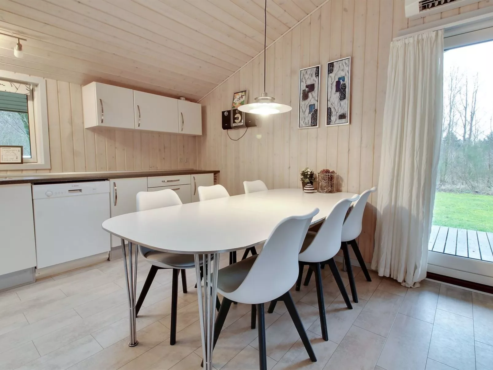 "Jutta" - 28km from the sea-Binnen
