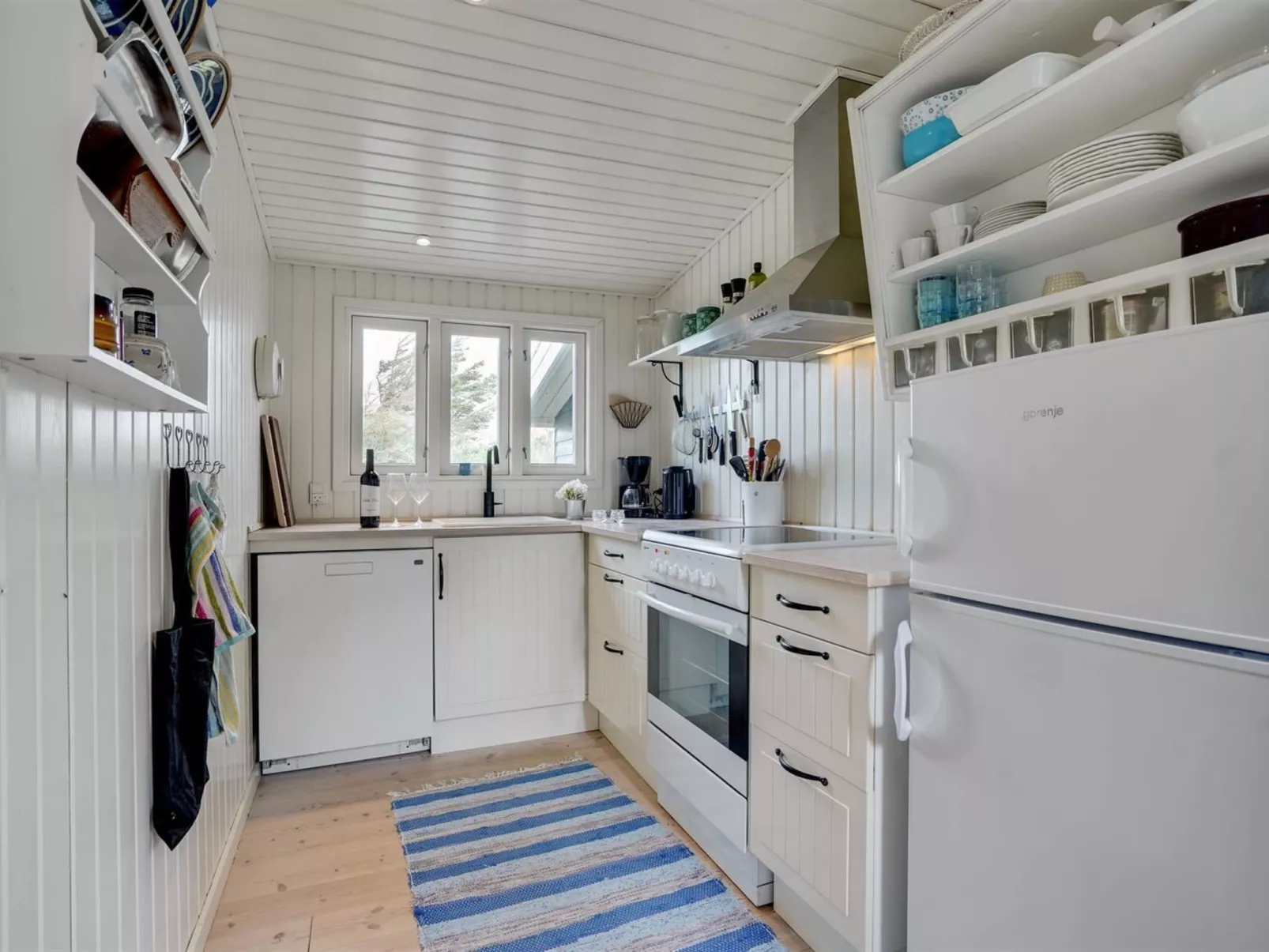 "Marit" - 150m from the sea-Binnen