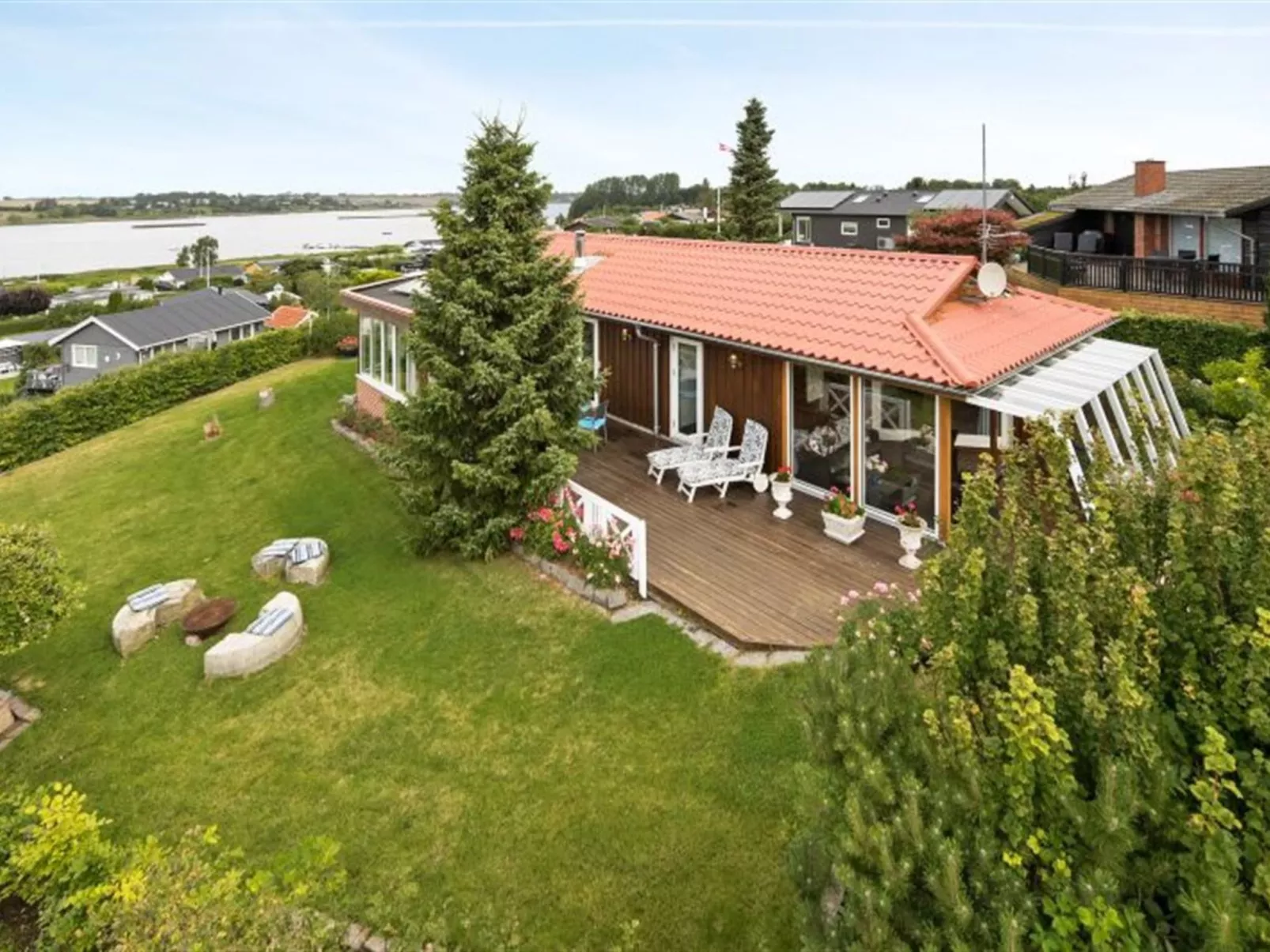 "Eleana" - 300m to the inlet-Buiten