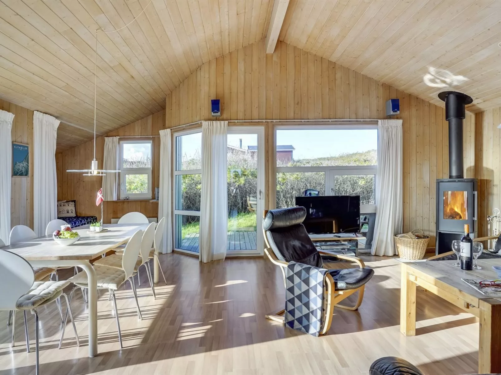 "Sofja" - 150m from the sea-Binnen