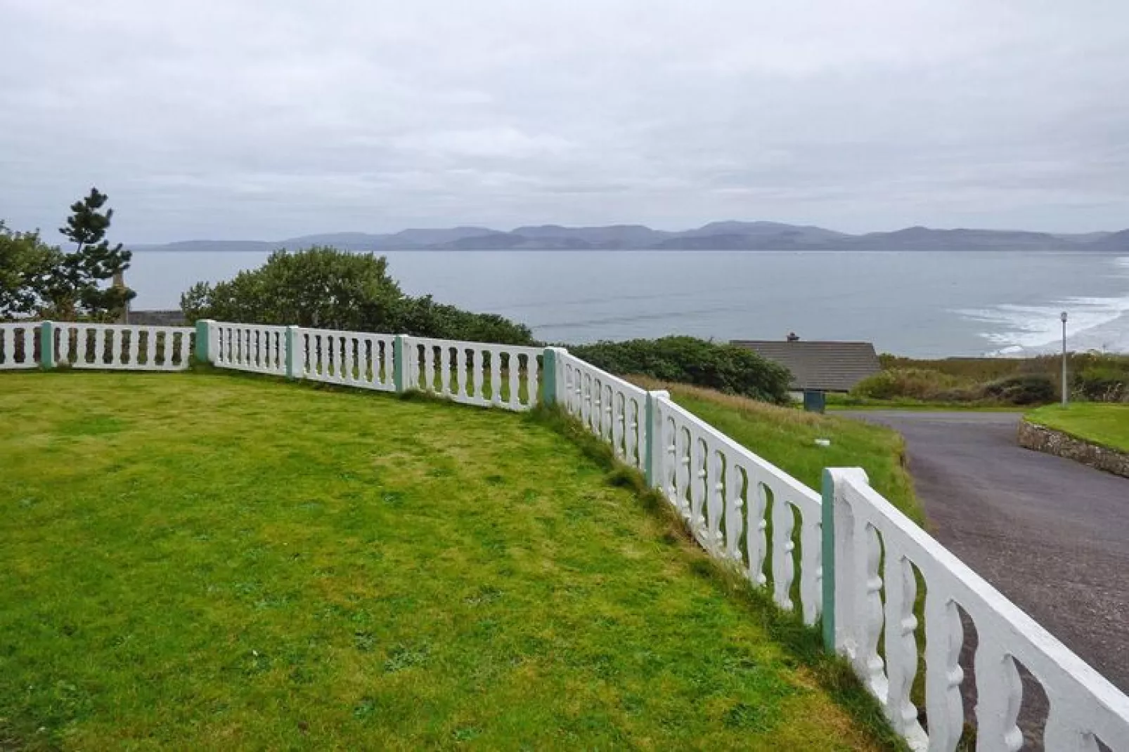 Rossbeigh Beach Holiday Cottages in Glenbeigh Co Kerry-Tuinen zomer