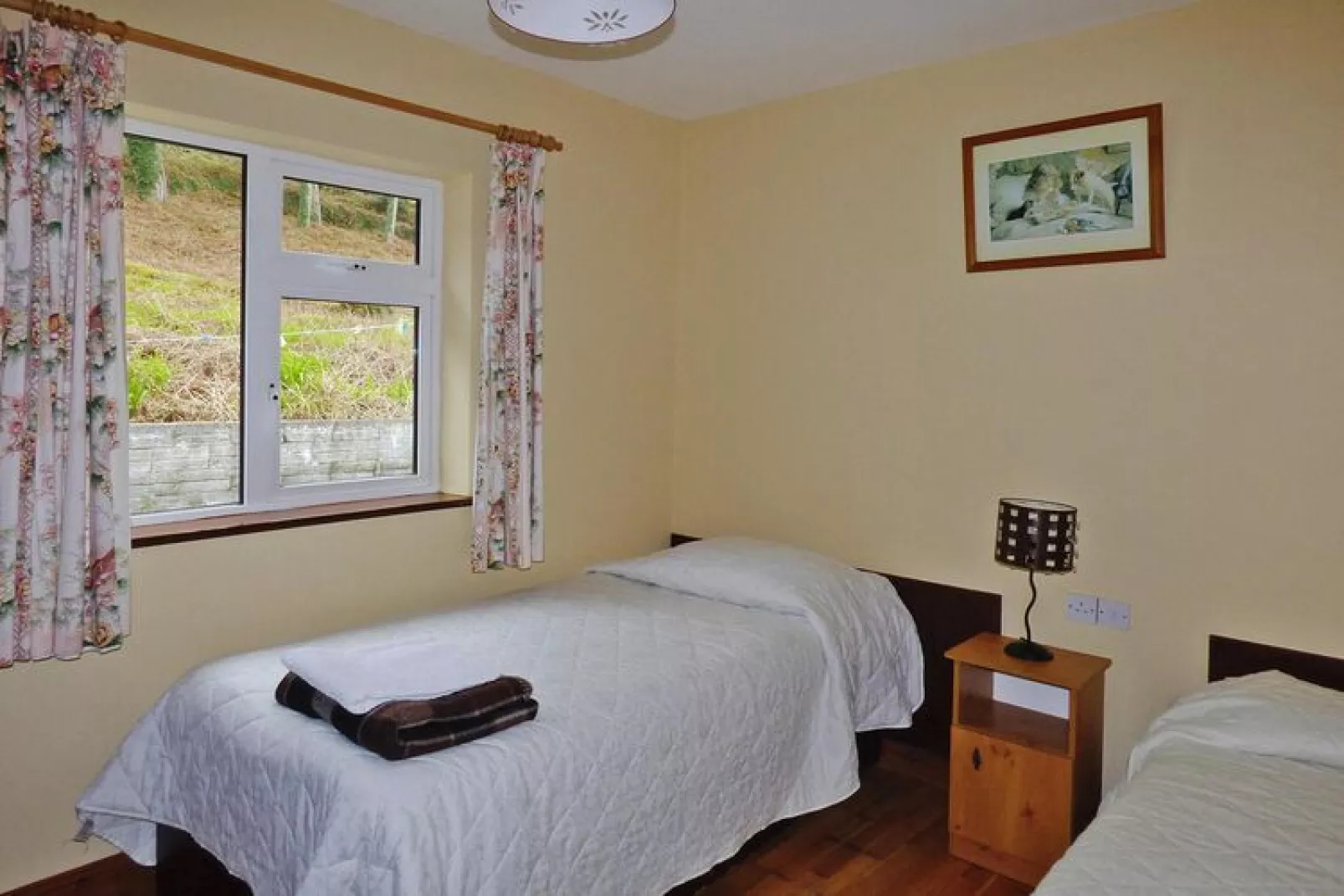 Rossbeigh Beach Holiday Cottages in Glenbeigh Co Kerry-Slaapkamer