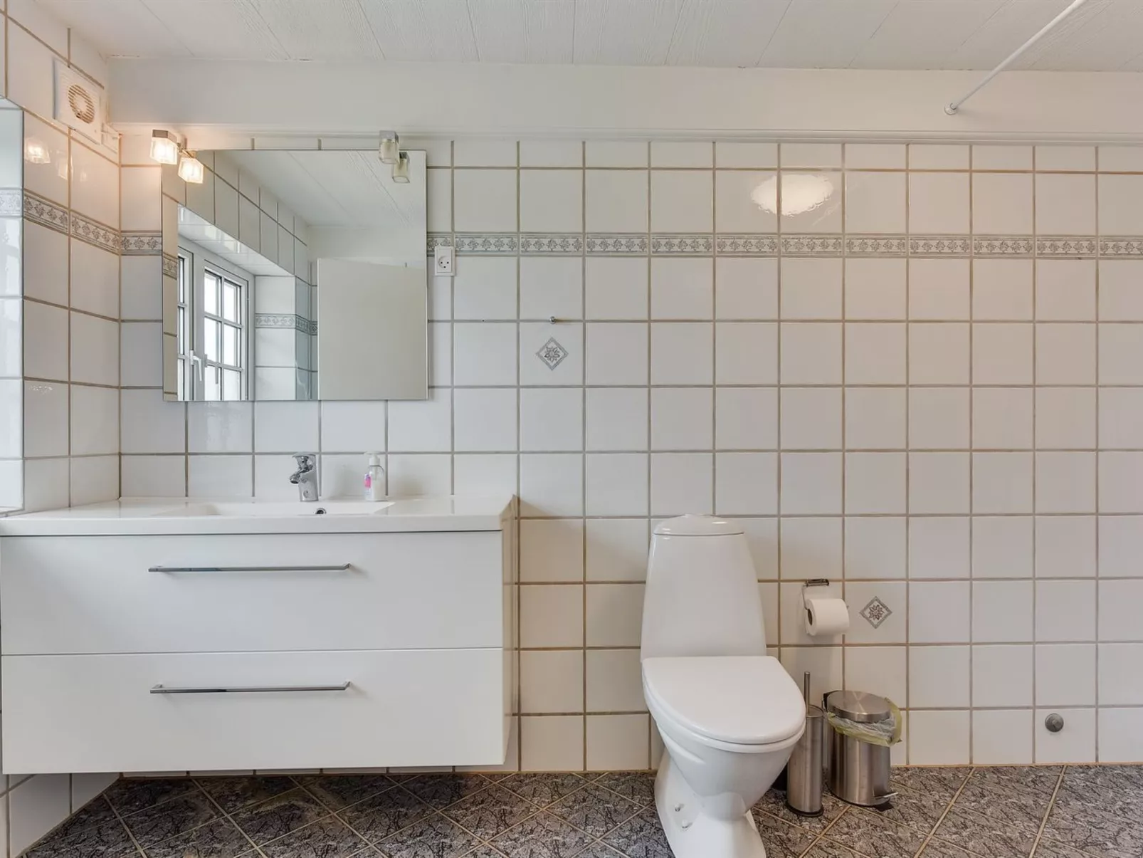 "Alitta" - 27km from the sea-Binnen