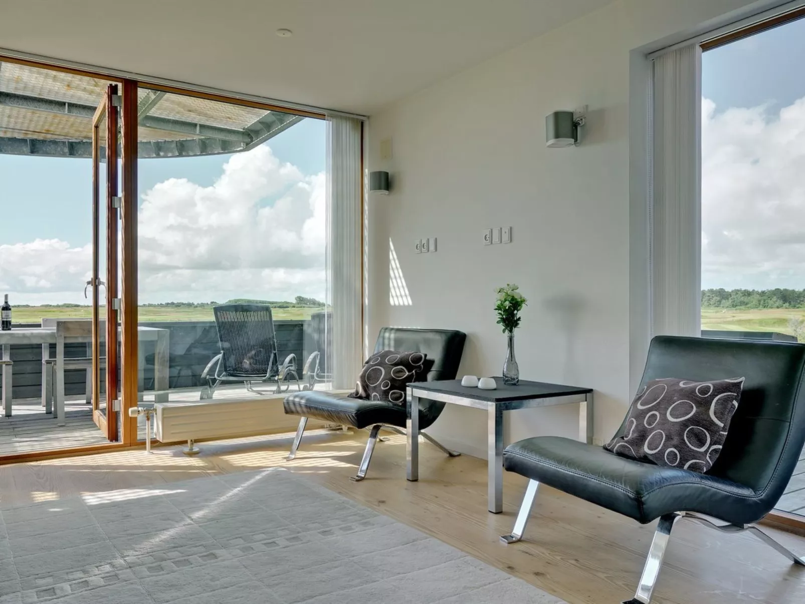 "Merisa" - 2.5km from the sea-Binnen