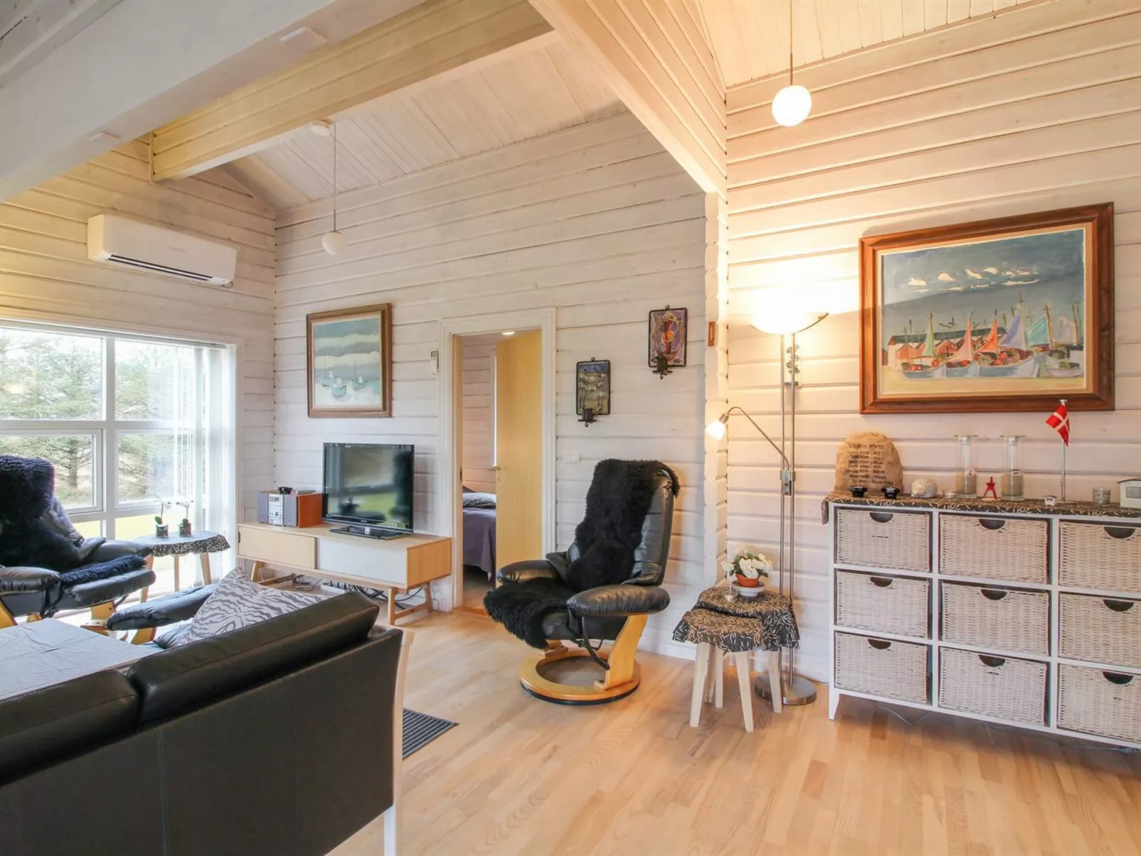 "Mathy" - 900m from the sea-Binnen