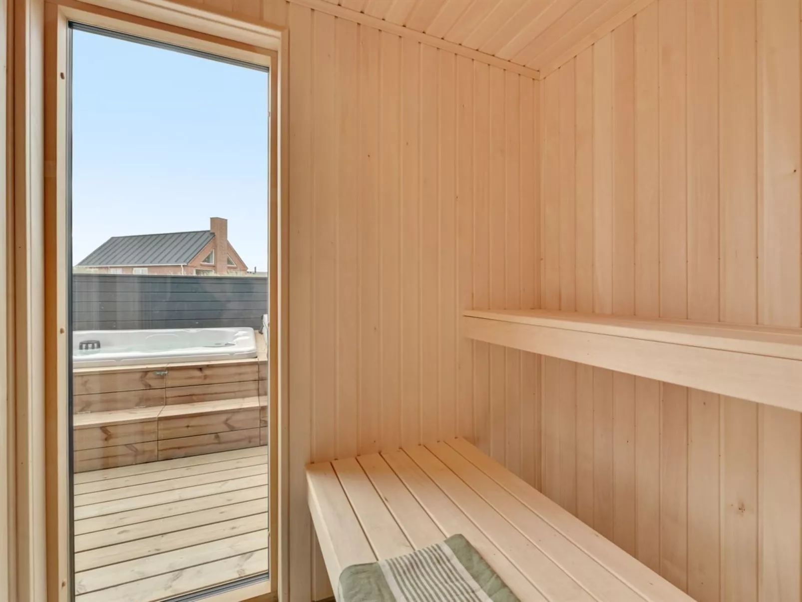 "Nedelka" - 100m from the sea-Binnen