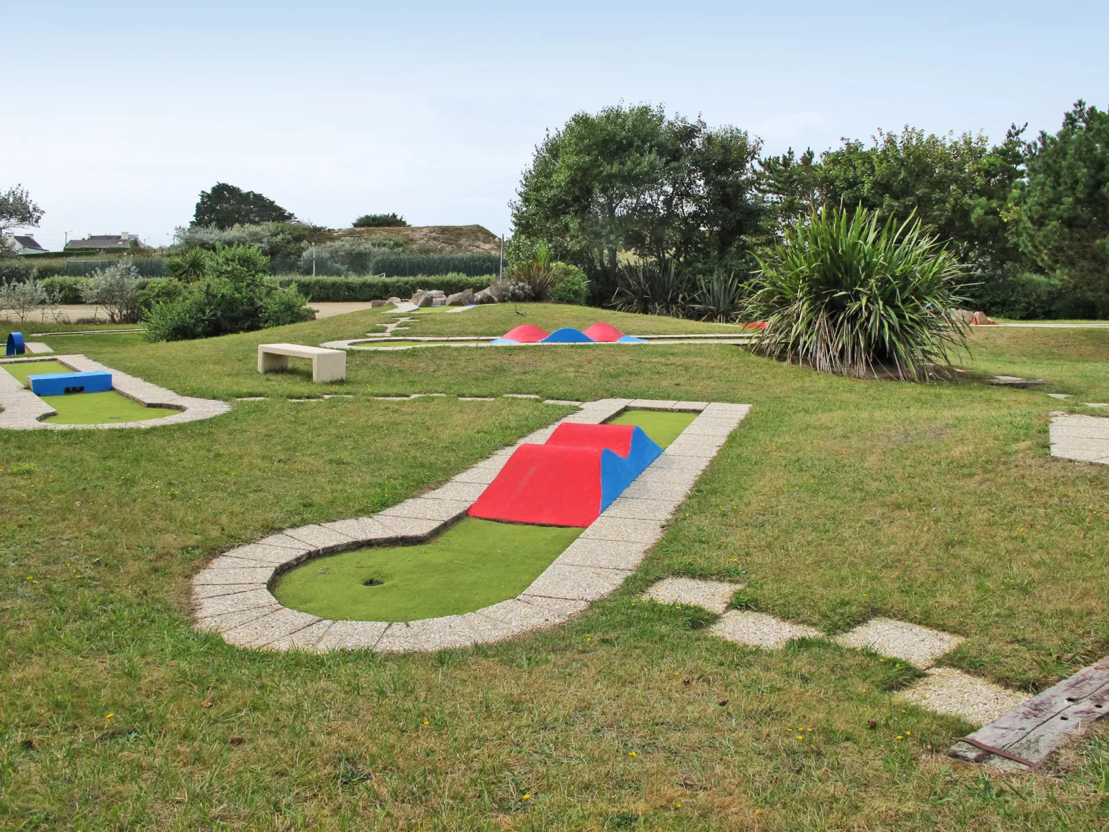 Petit Chalet à la Plage-Buiten