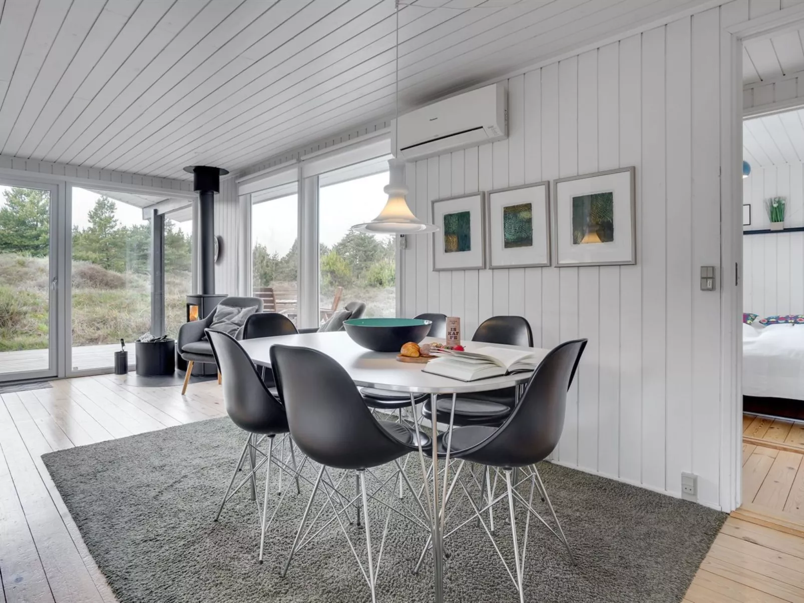 "Fredrikka" - 3.9km from the sea-Binnen
