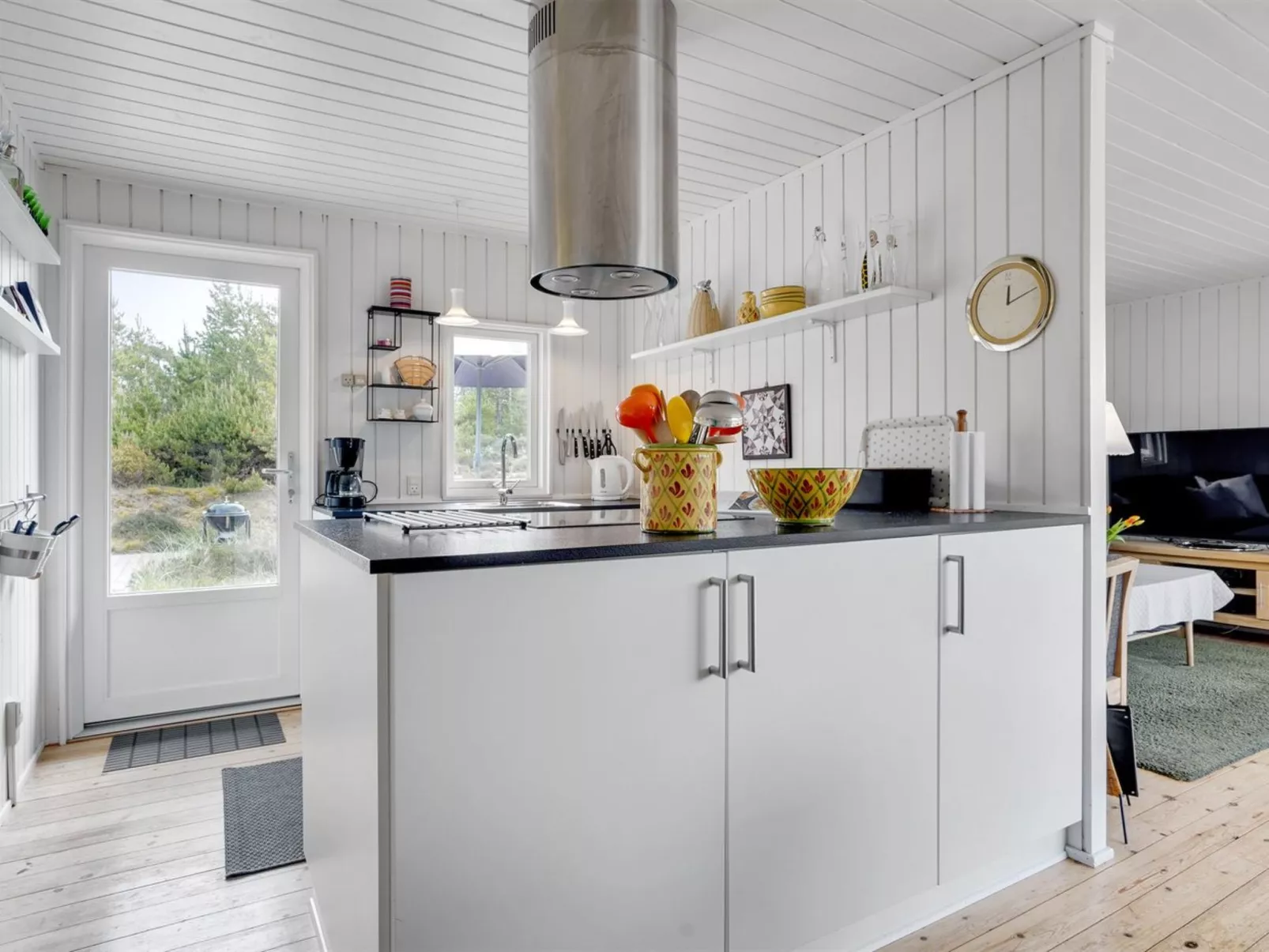 "Fredrikka" - 3.9km from the sea-Binnen