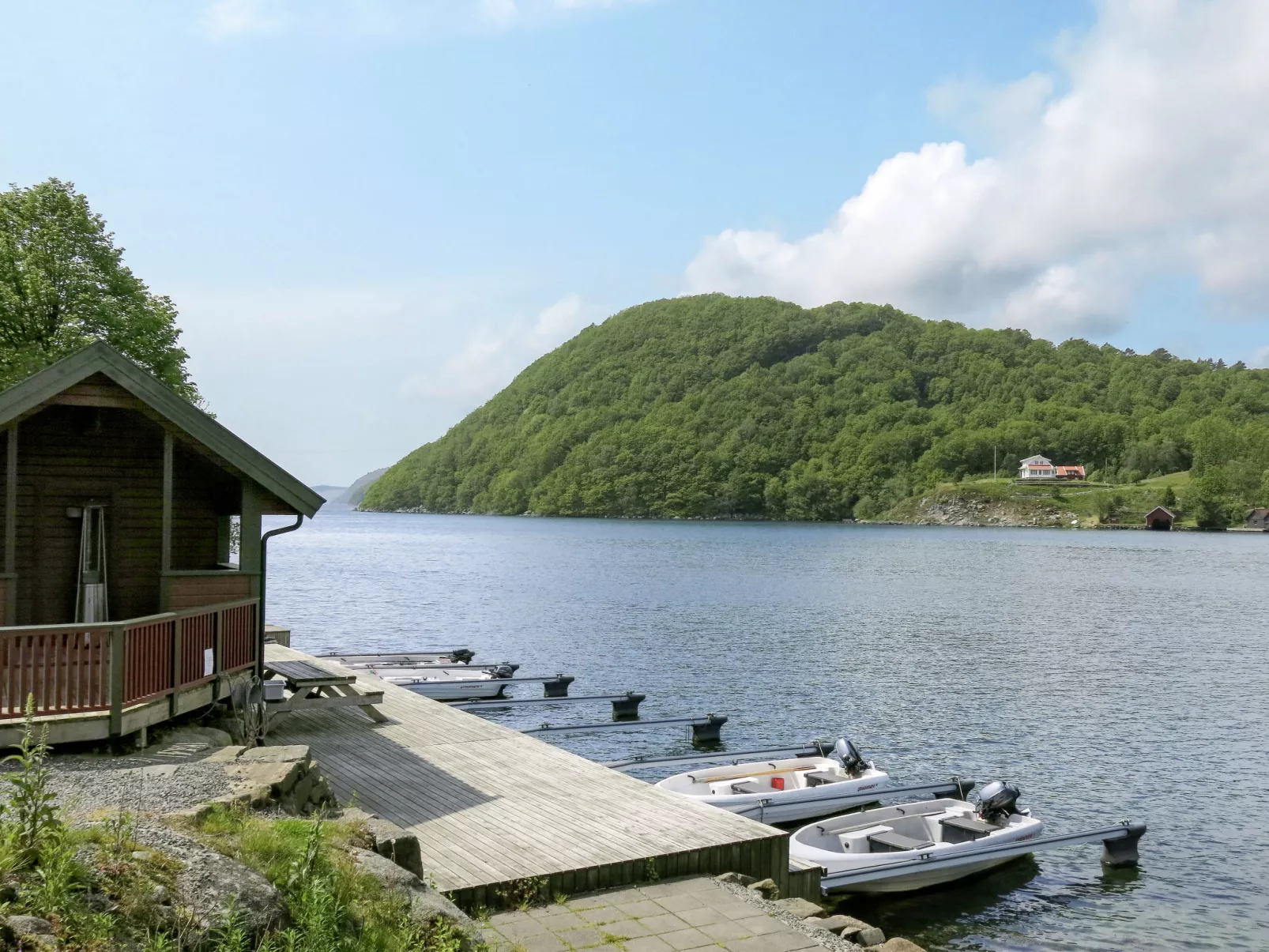 Naudøyna-Buiten