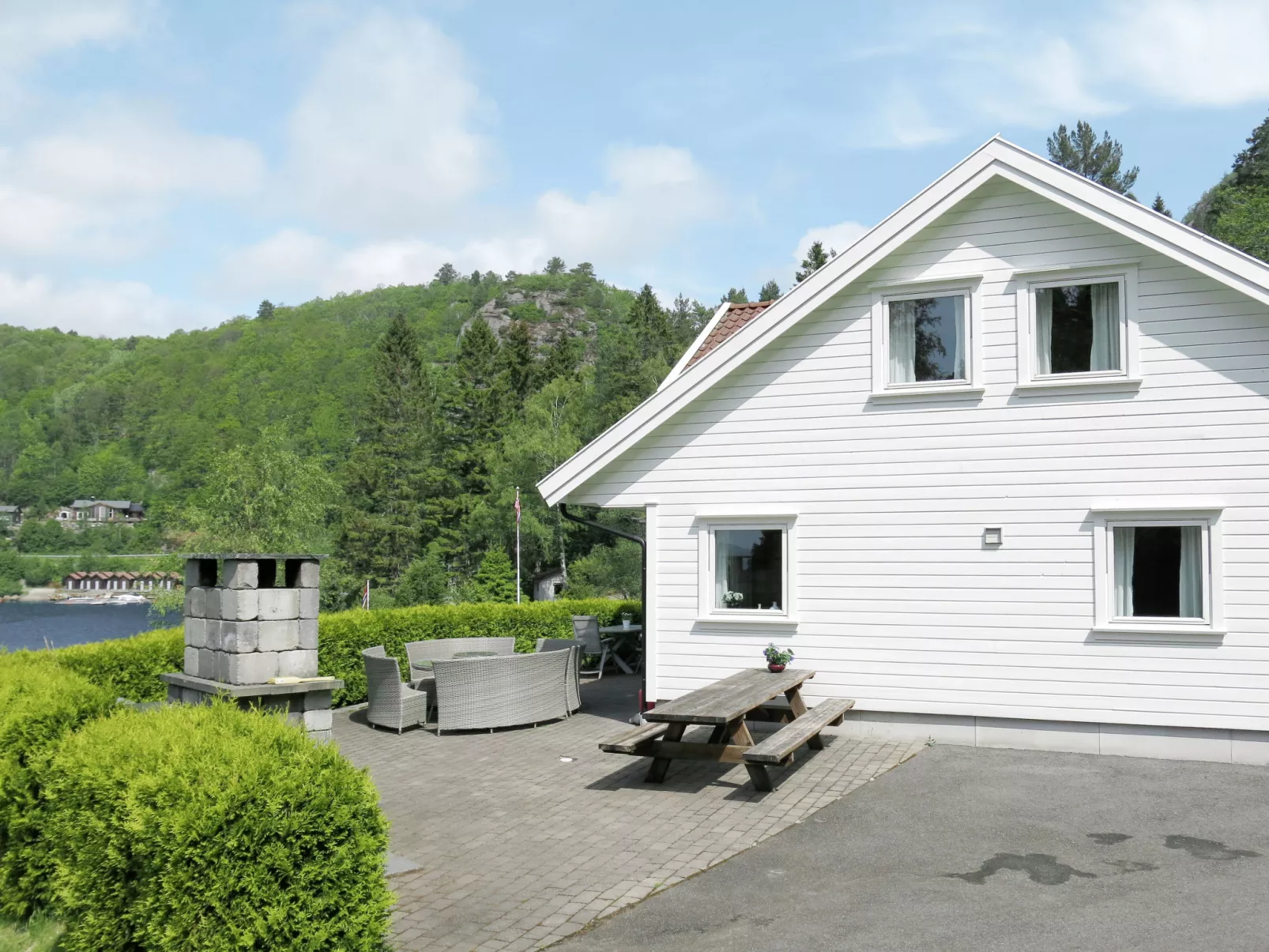 Naudøyna-Buiten