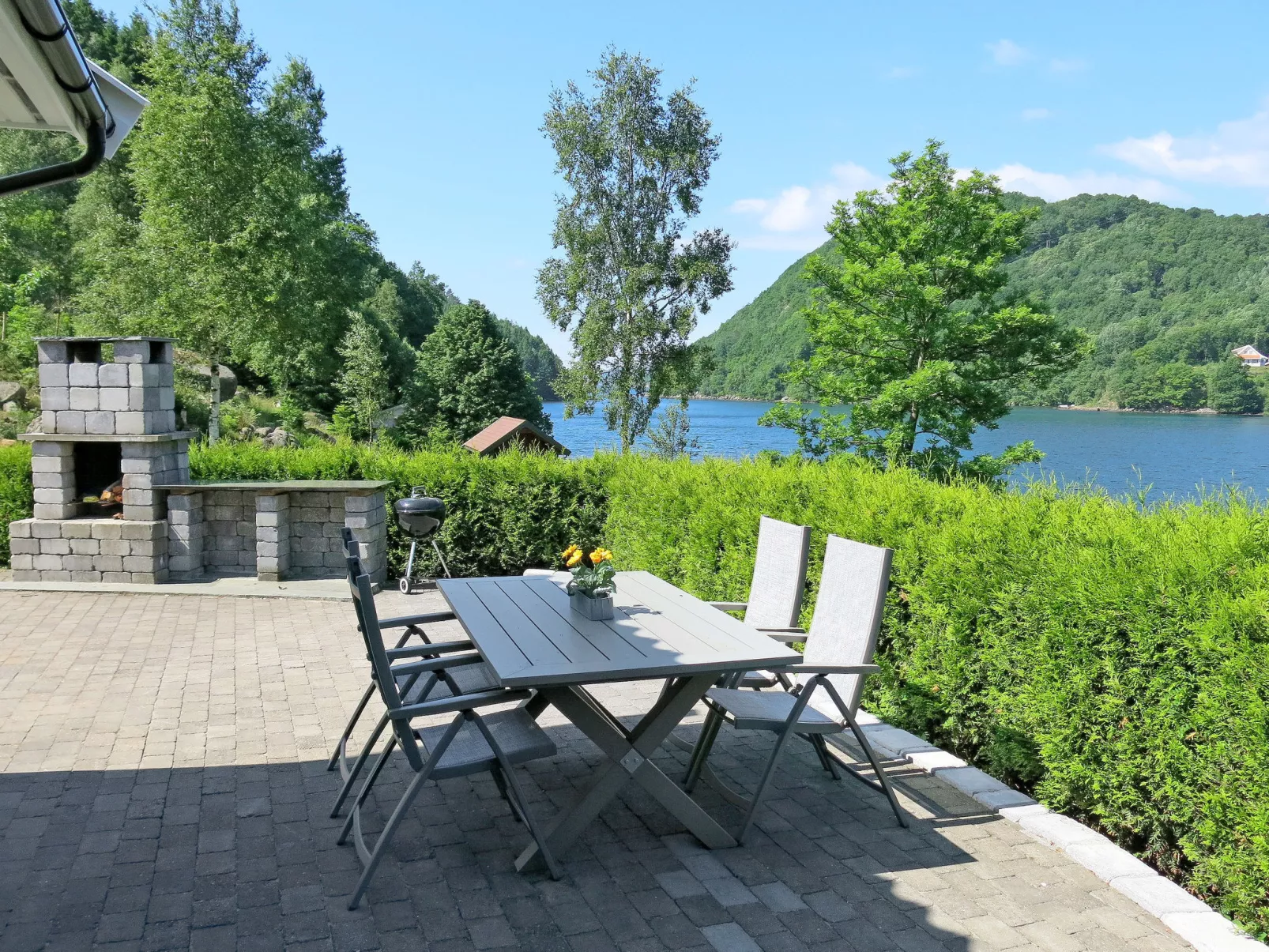 Naudøyna-Buiten