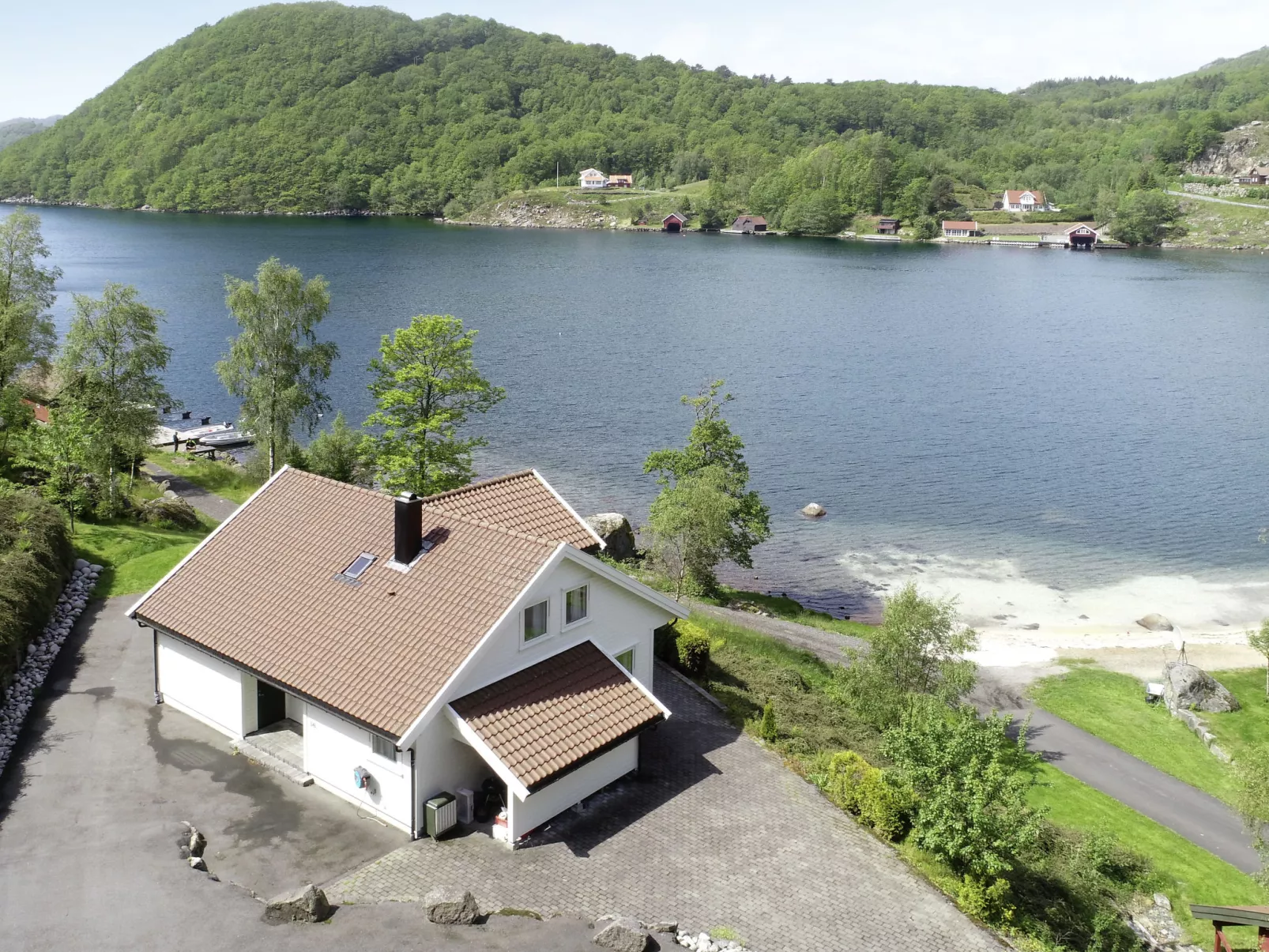 Naudøyna-Buiten