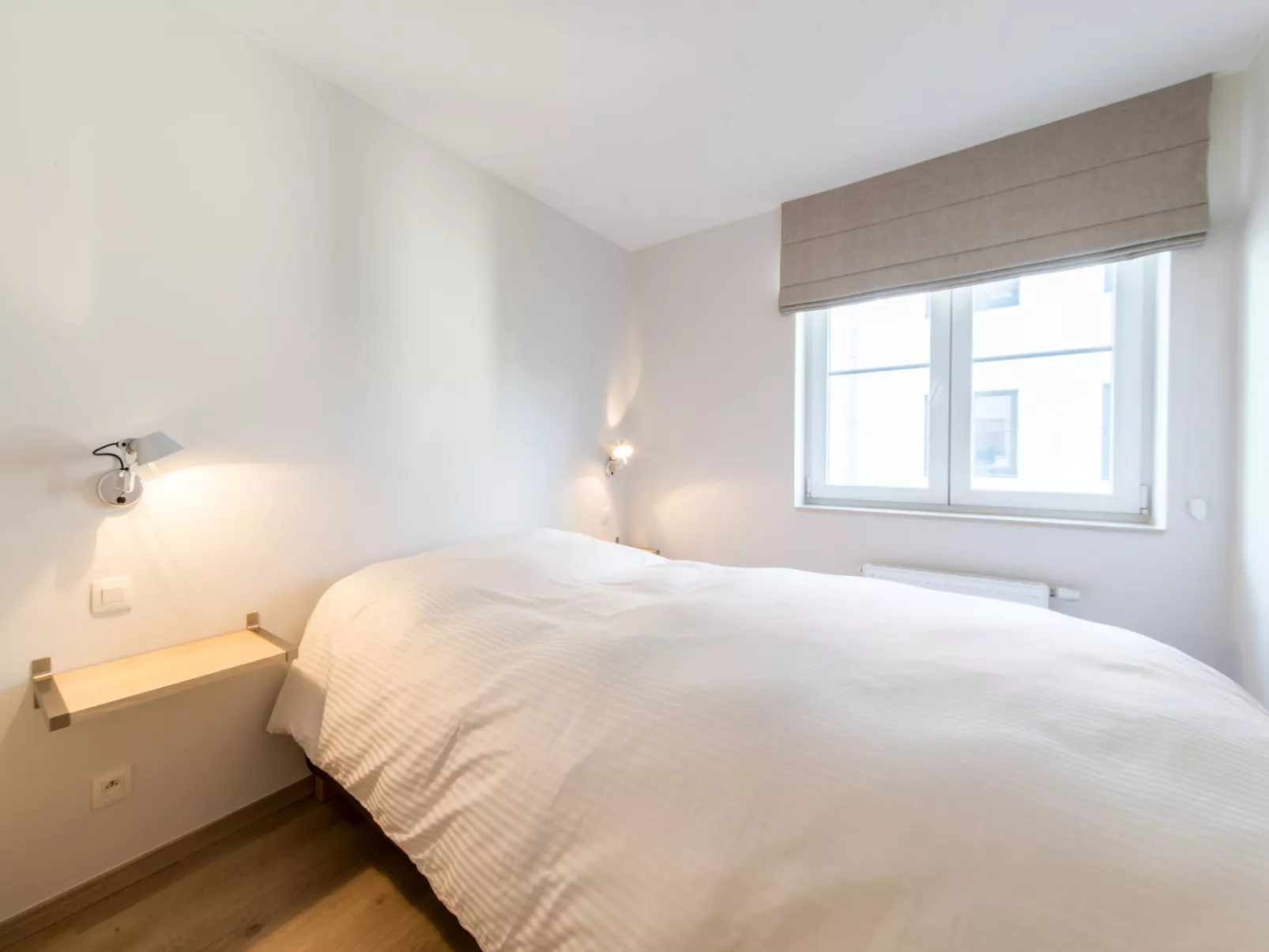 Wanderlust with garage-Binnen