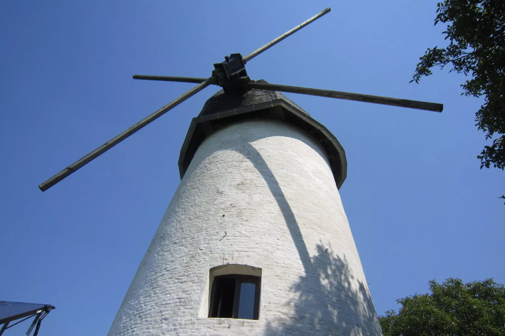 De Reus van Horebeke-Buitenkant zomer