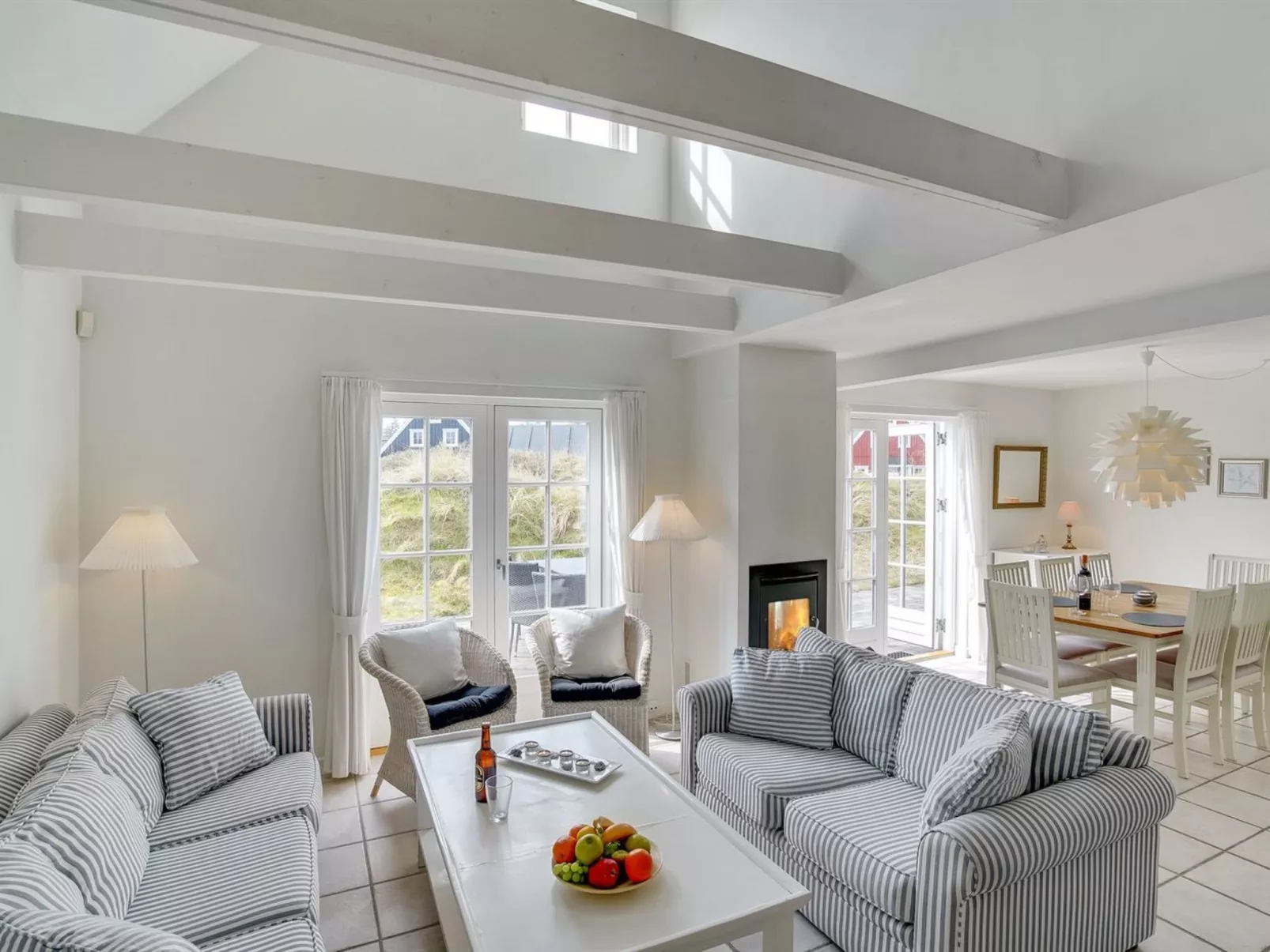 "Bjarta" - 1km from the sea-Binnen
