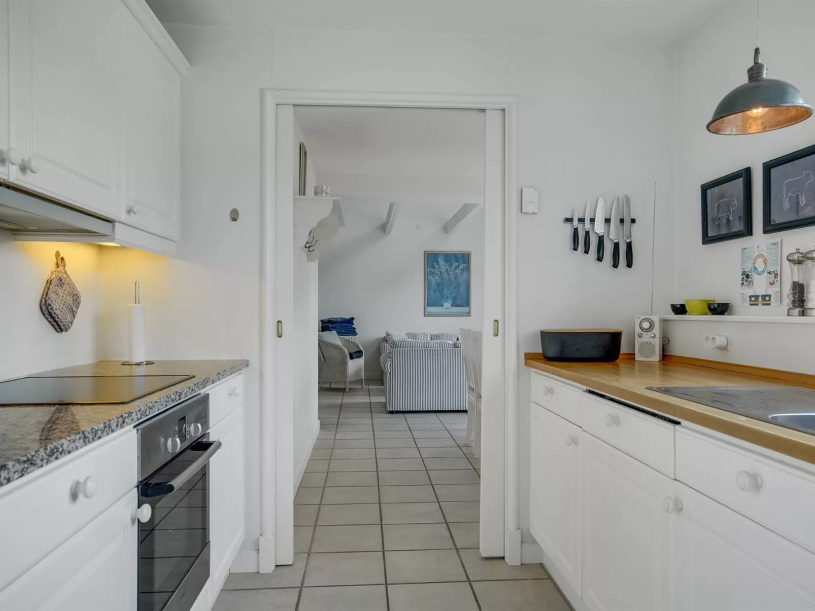 "Bjarta" - 1km from the sea-Binnen