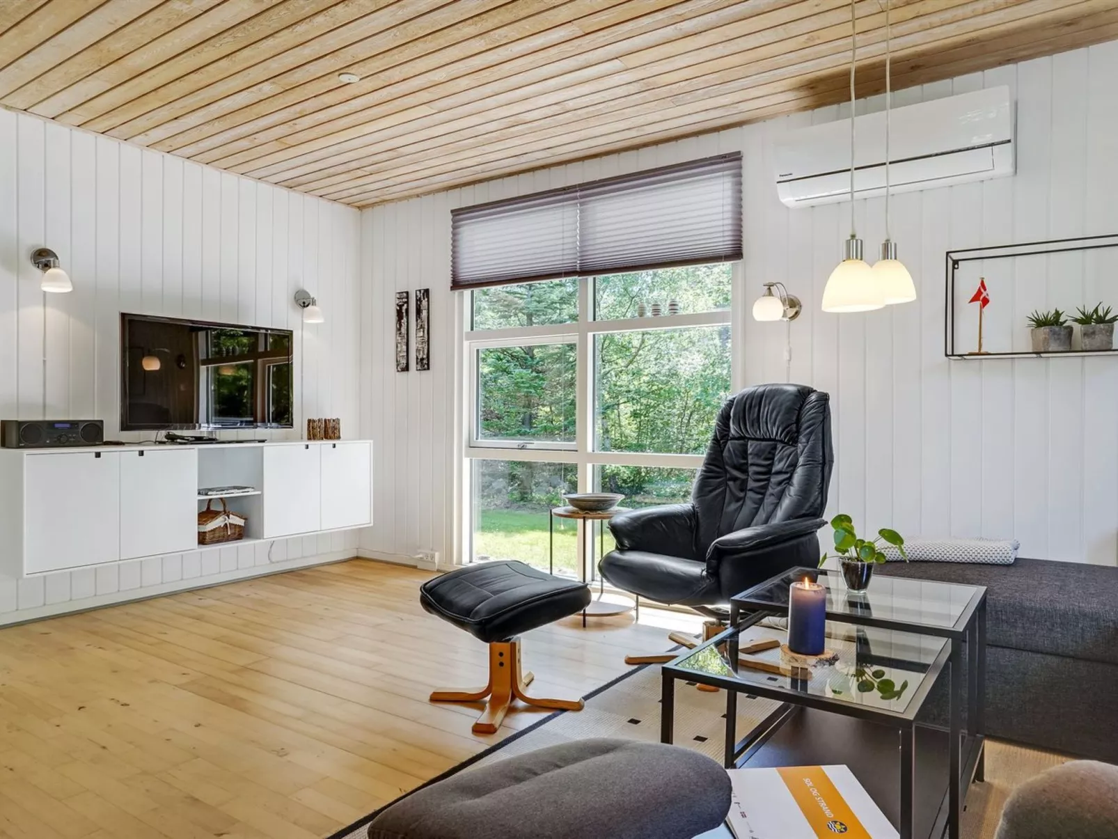 "Hunding" - 7km from the sea-Binnen