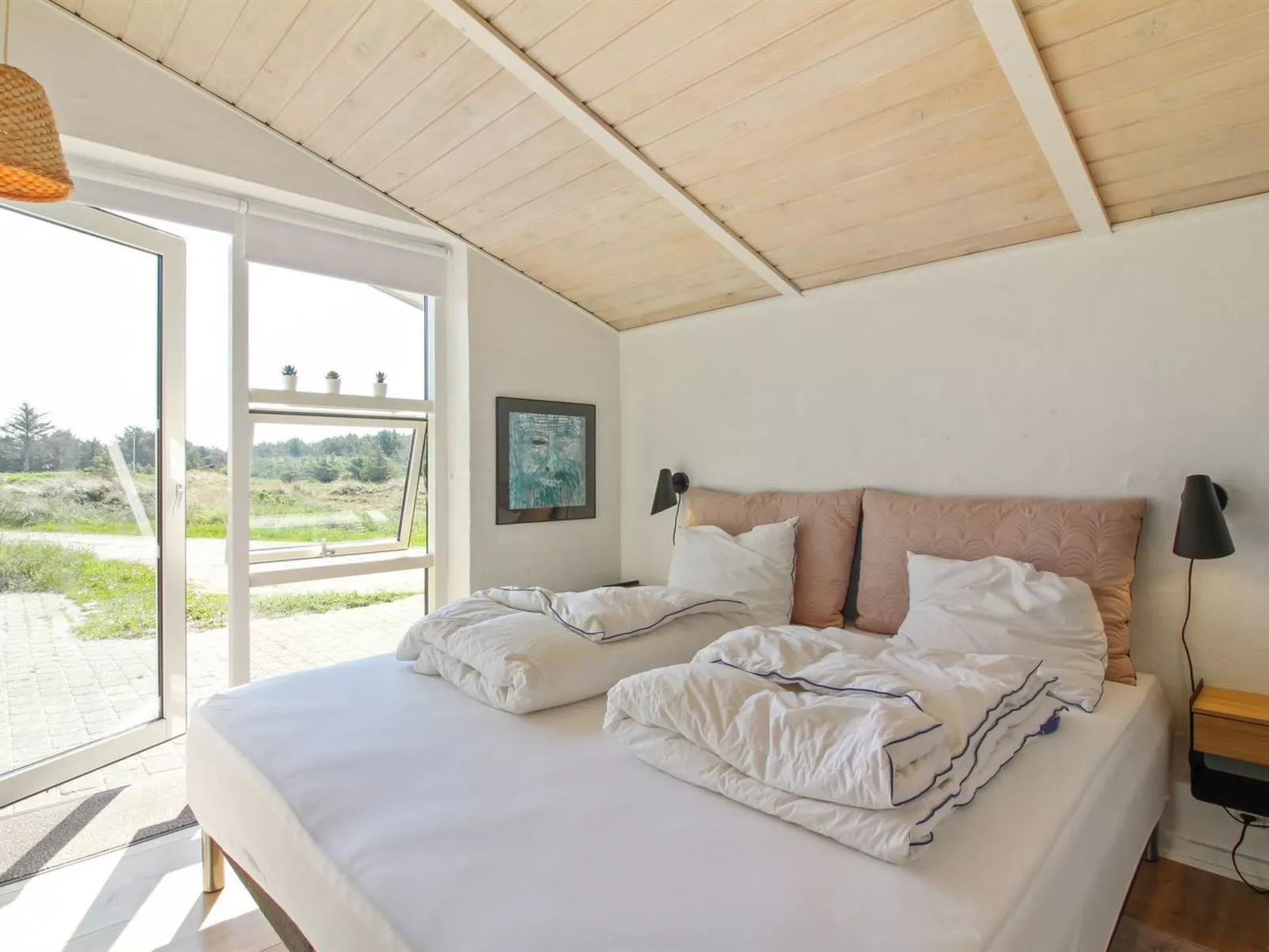 "Judeth" - 300m from the sea-Binnen