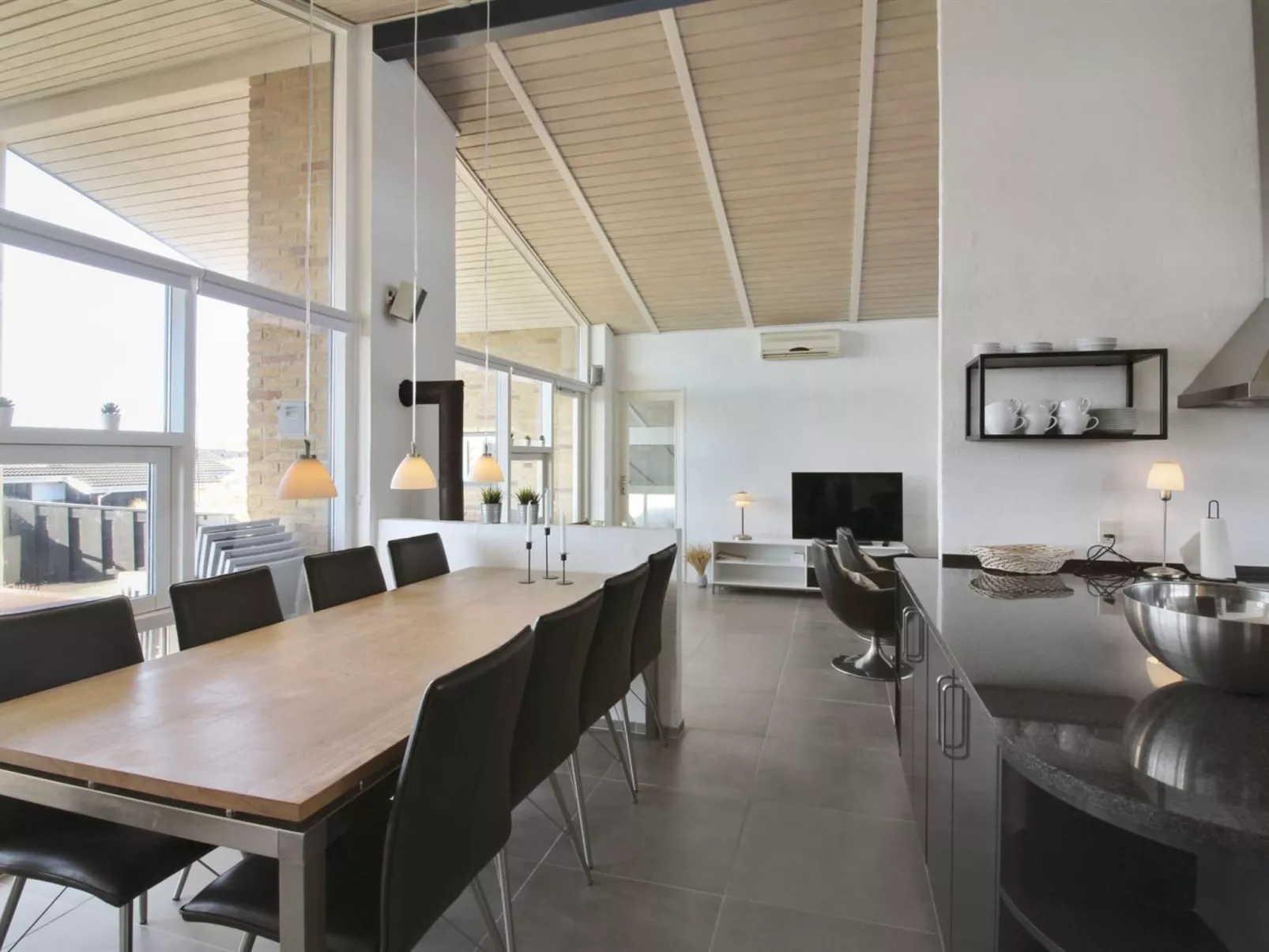 "Judeth" - 300m from the sea-Binnen