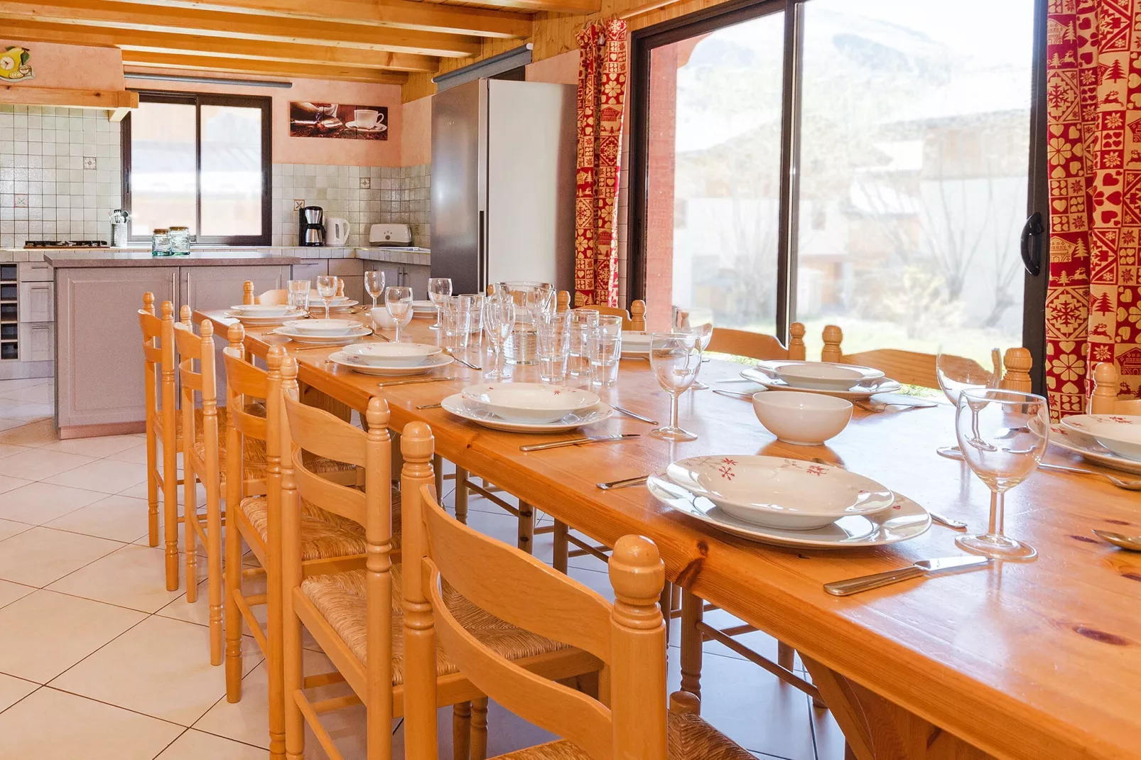 Trois Vallees-Eetkamer