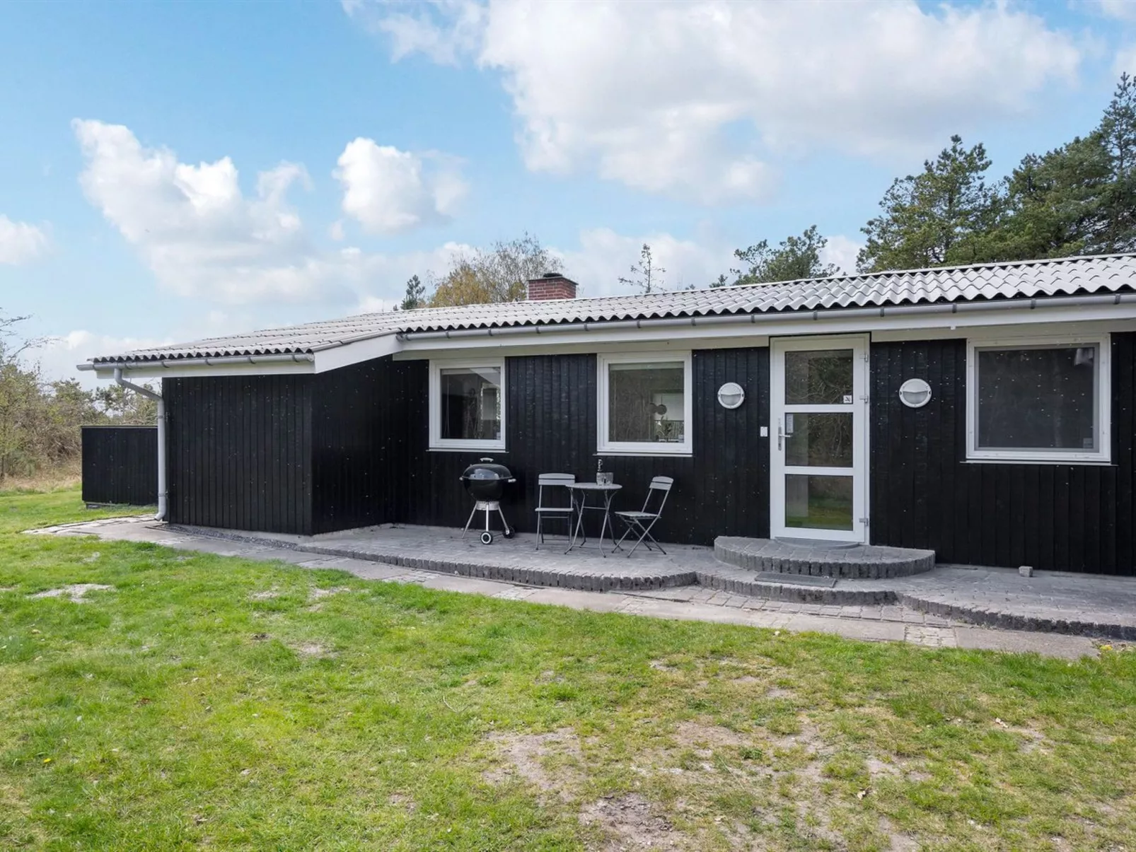 "Mikaela" - 1km from the sea-Binnen