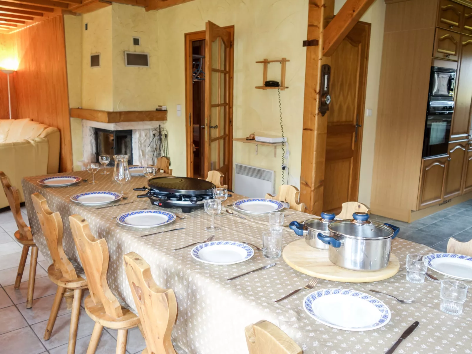 Chalet Mendiaux-Binnen