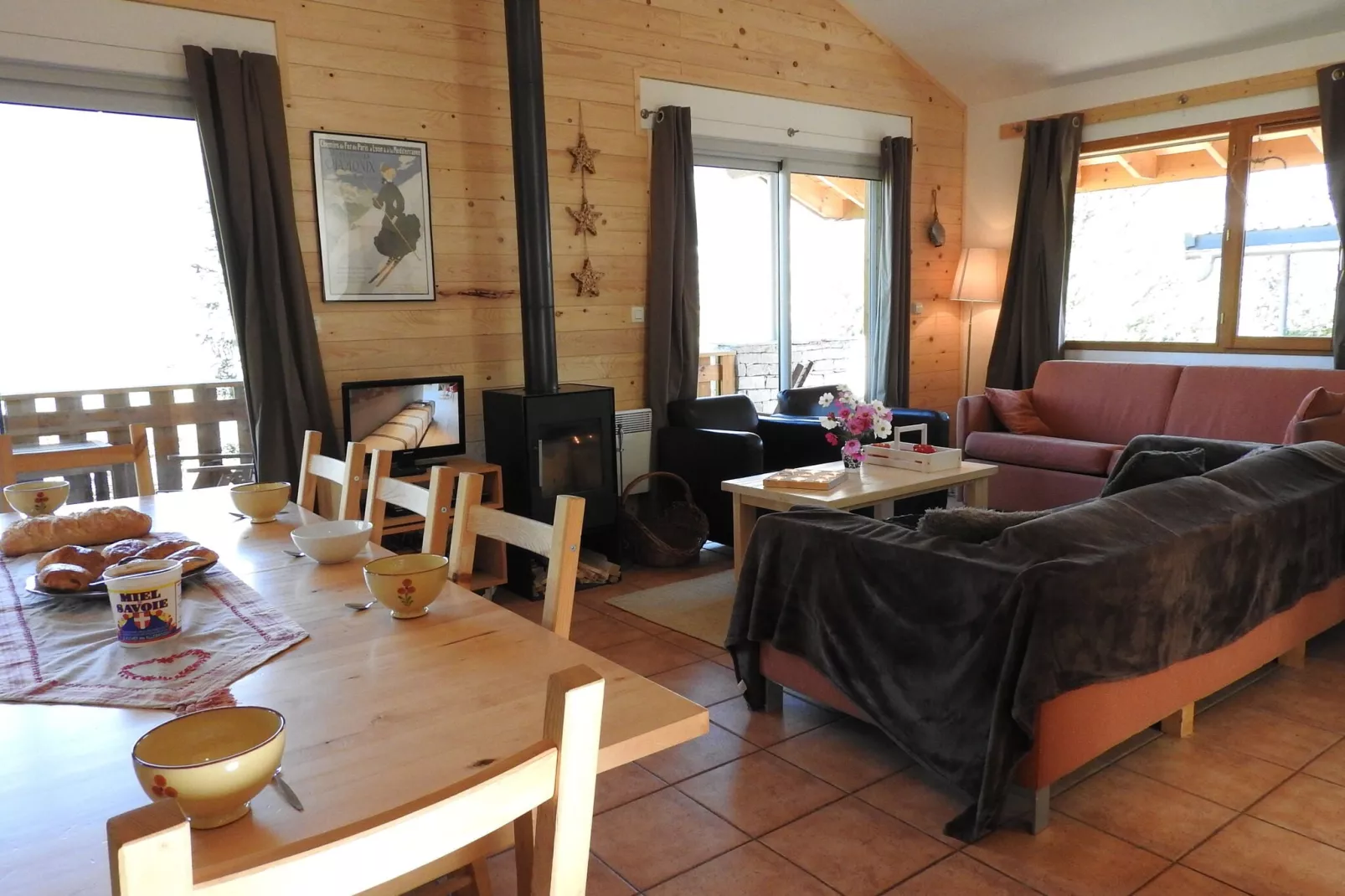 Ruim chalet in Villarodin-Bourget-Woonkamer