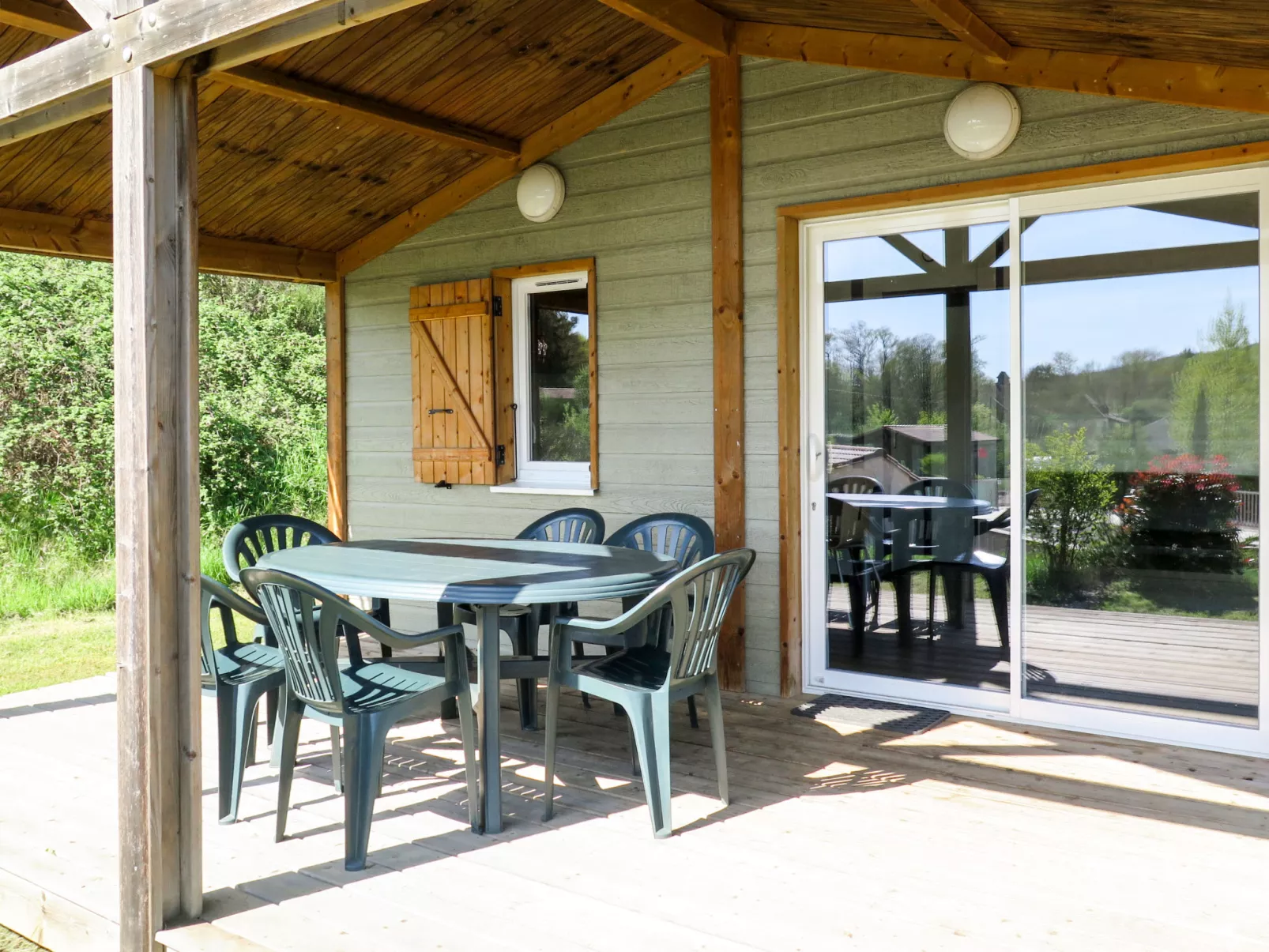 Les Hameaux de Pomette-Chalet 6 pers.-Buiten