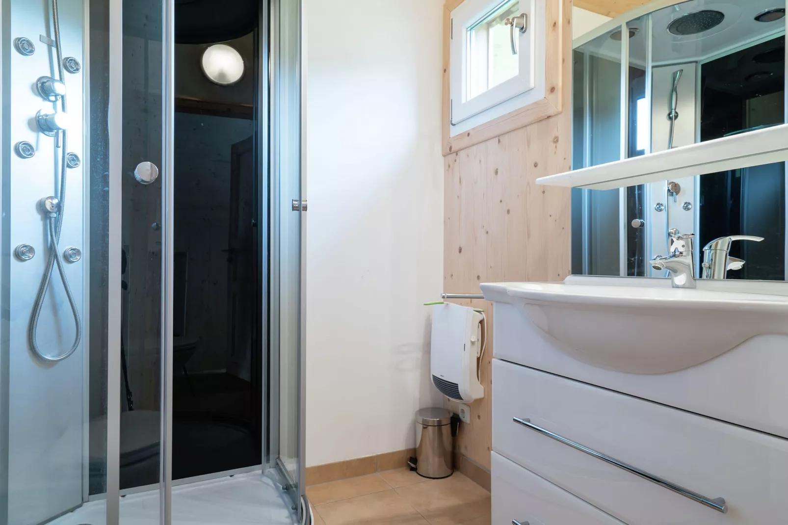 Feriendorf Murau 2a-Badkamer