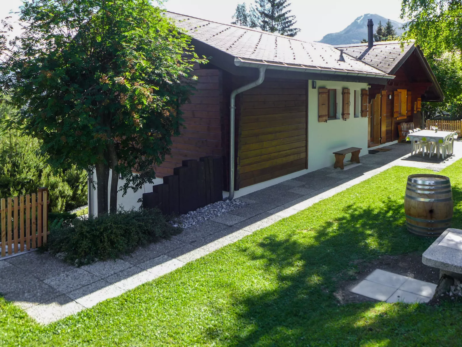 Chalet Les Anémones-Buiten