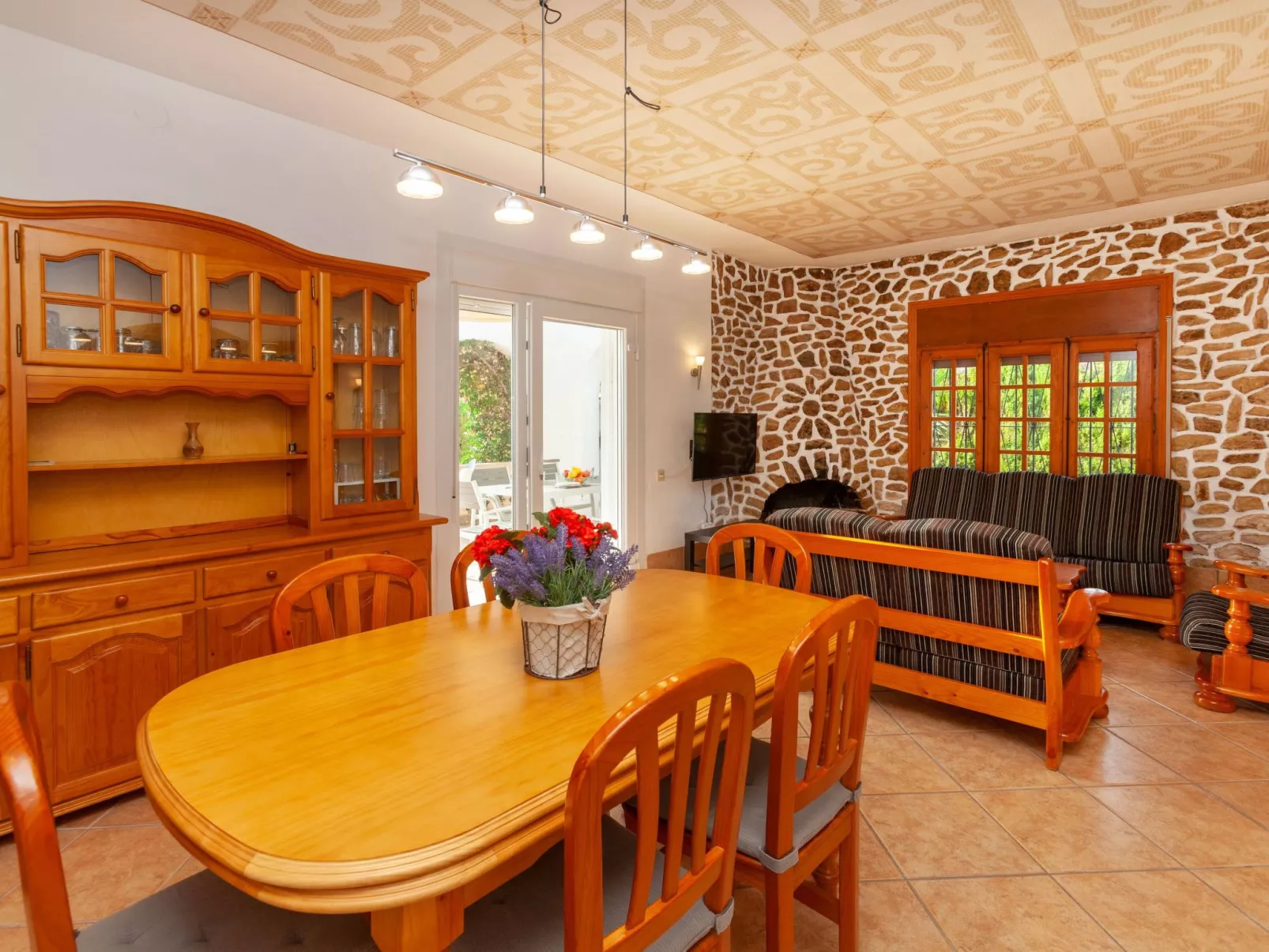 Villa del Capitan-Binnen