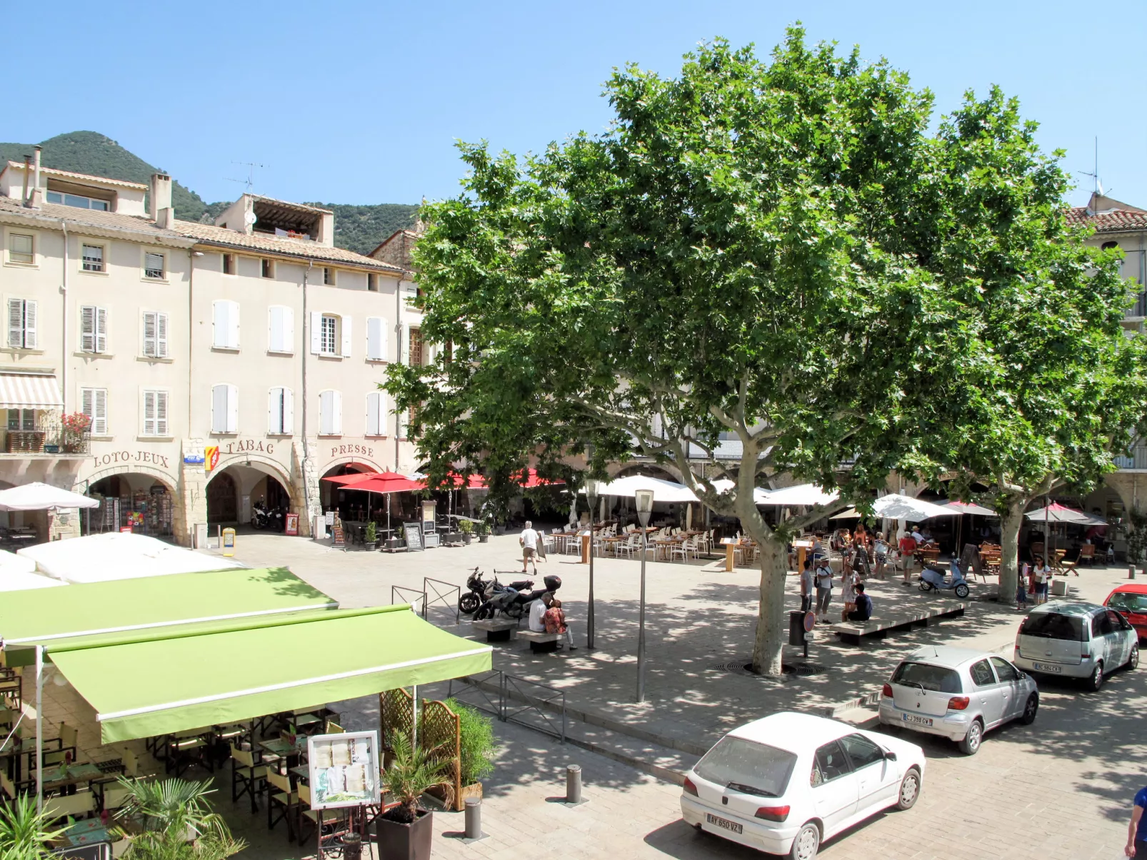 Les Arcades-Omgeving