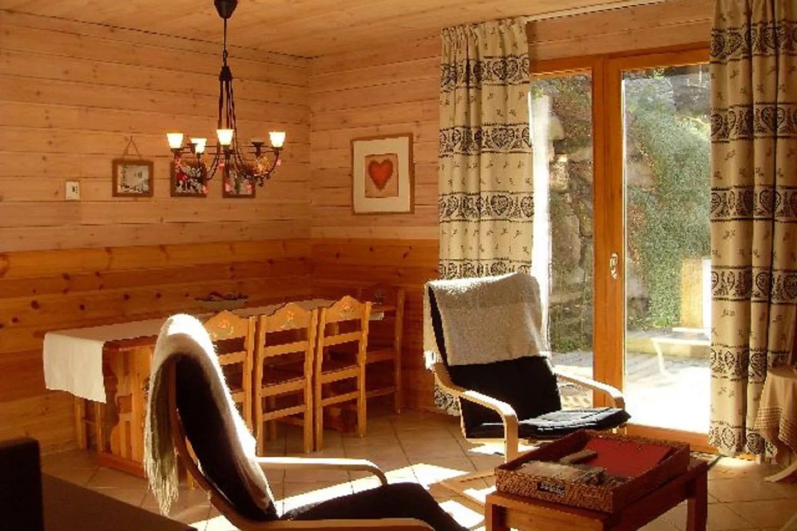 3 pièces coin montage Chalet Deleglise-Eetkamer