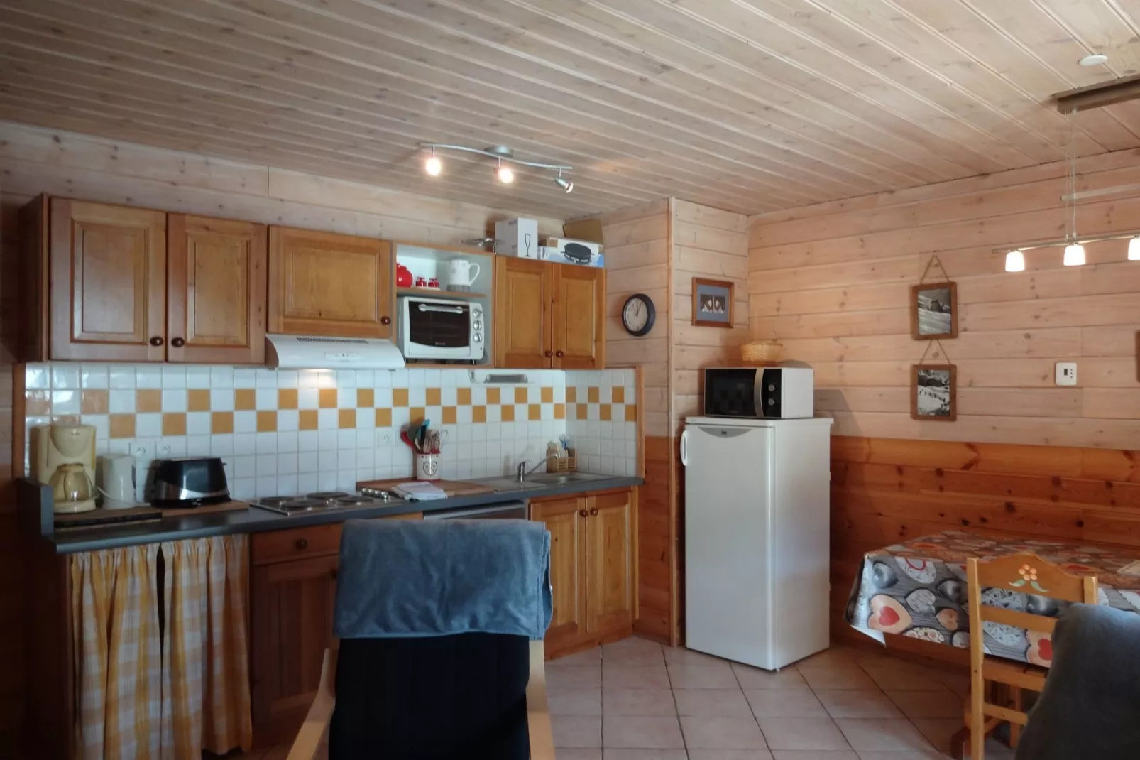 3 pièces coin montage Chalet Deleglise-Keuken