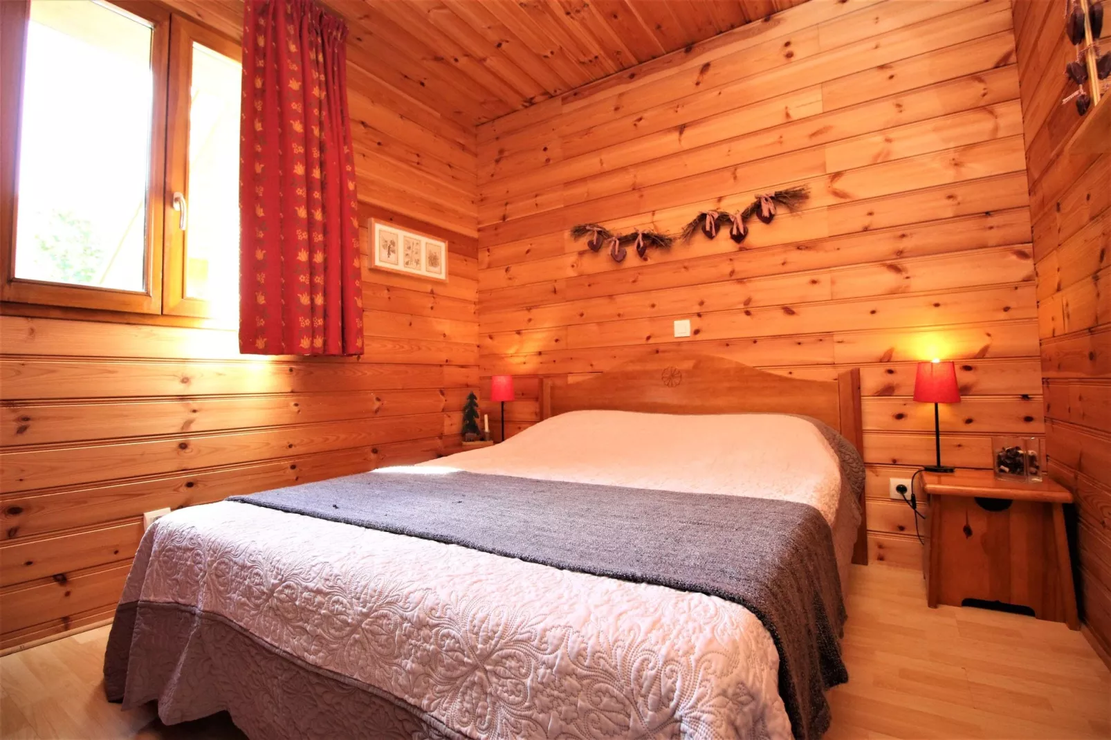 3 pièces coin montage Chalet Deleglise-Slaapkamer