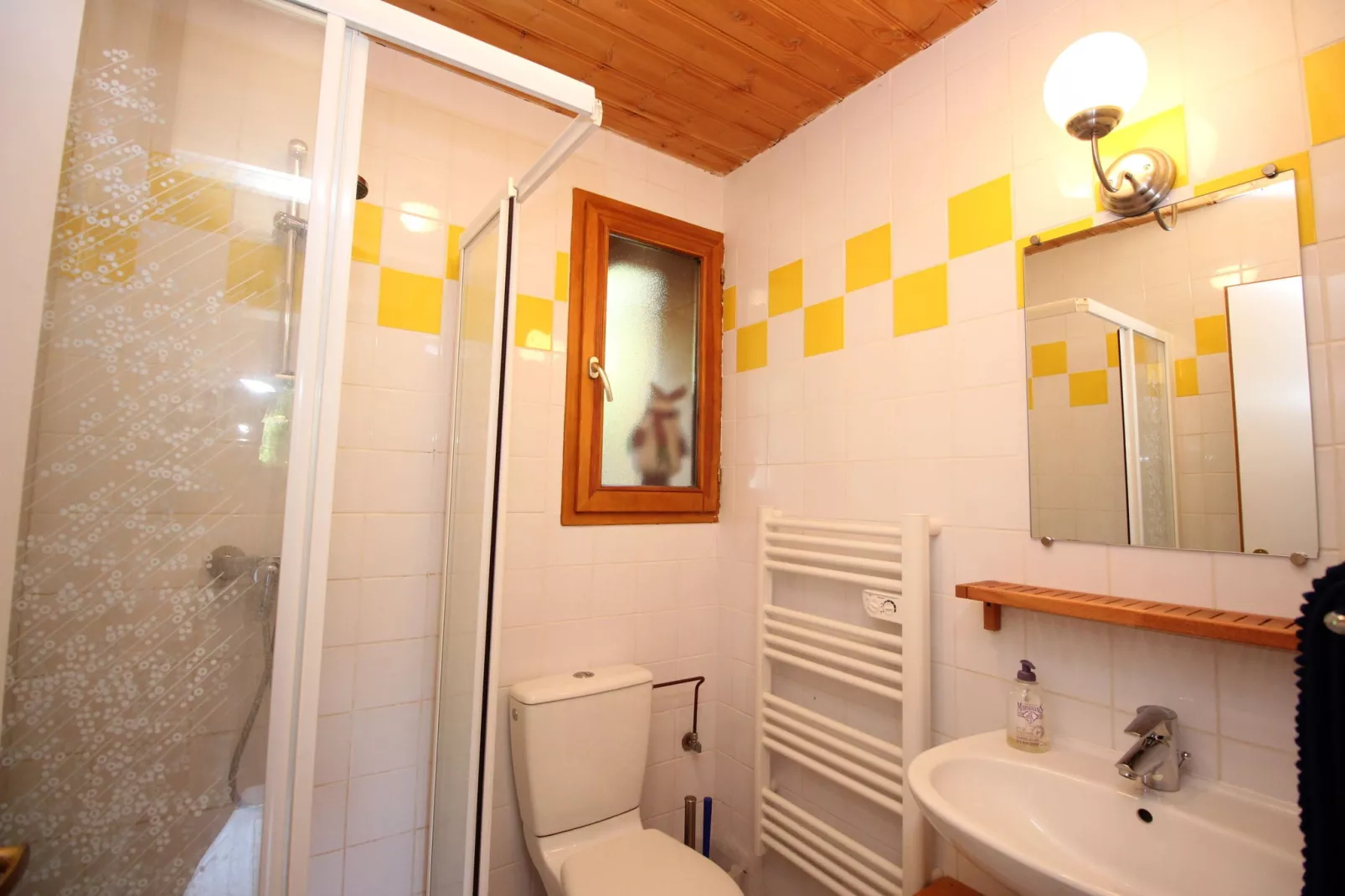 3 pièces coin montage Chalet Deleglise-Badkamer